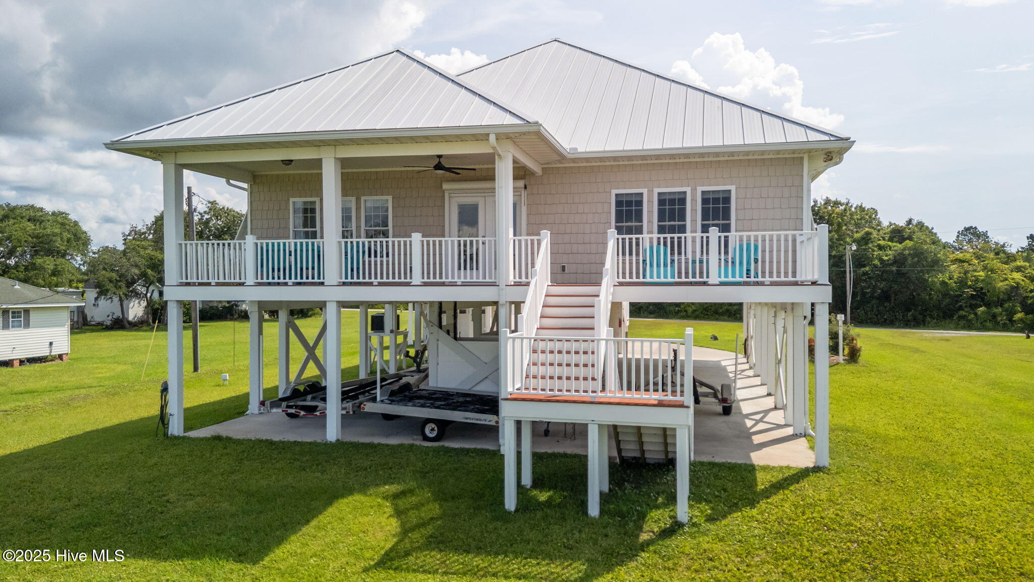 429 Live Oak Road,Newport
