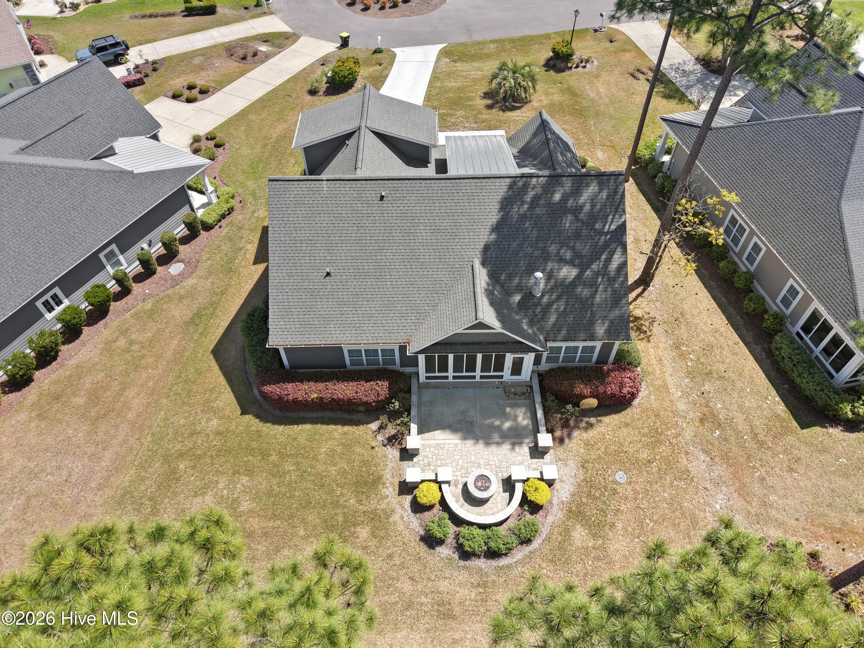 100564386 | Photo 64