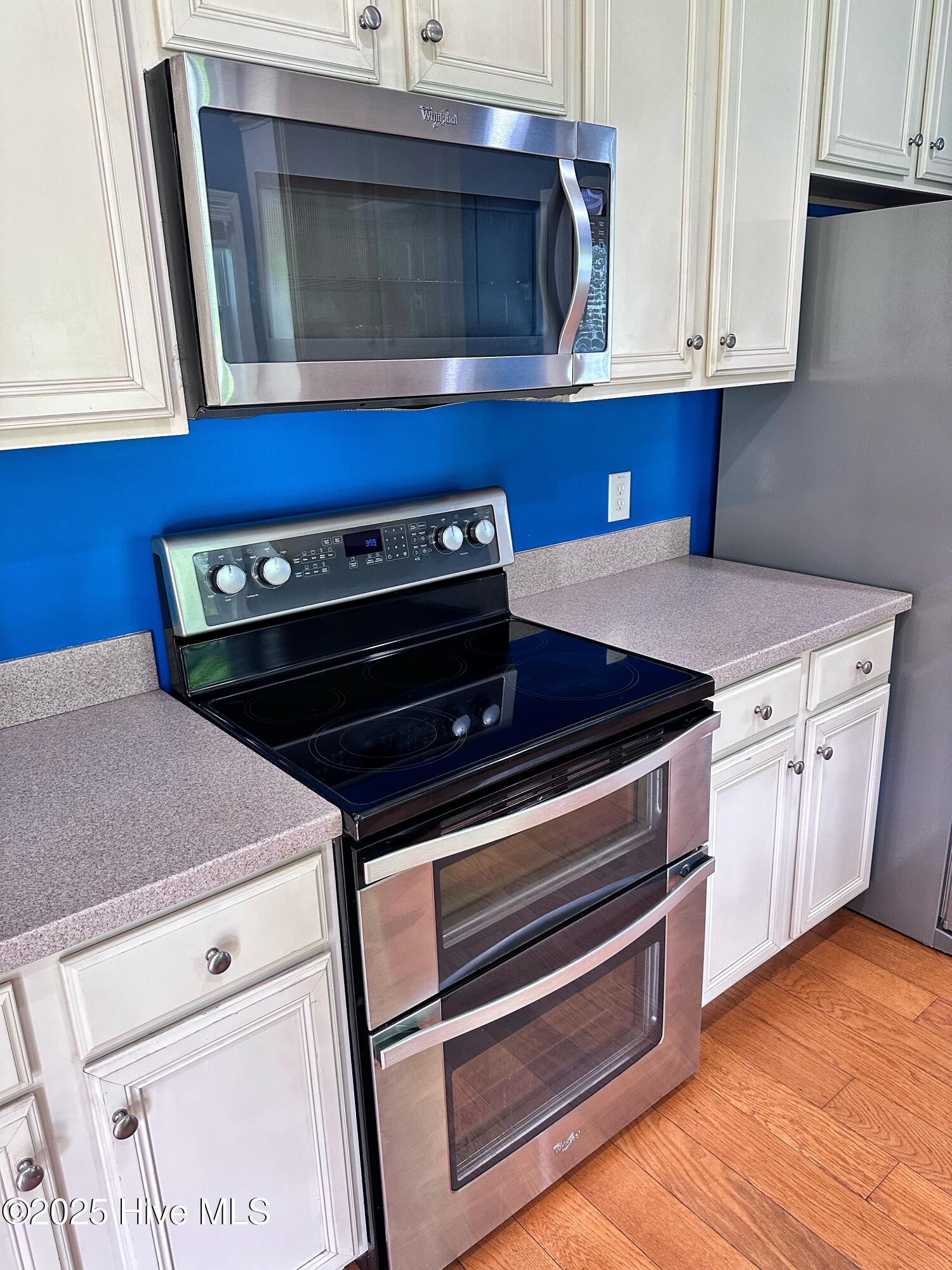 100522980 | Photo 11