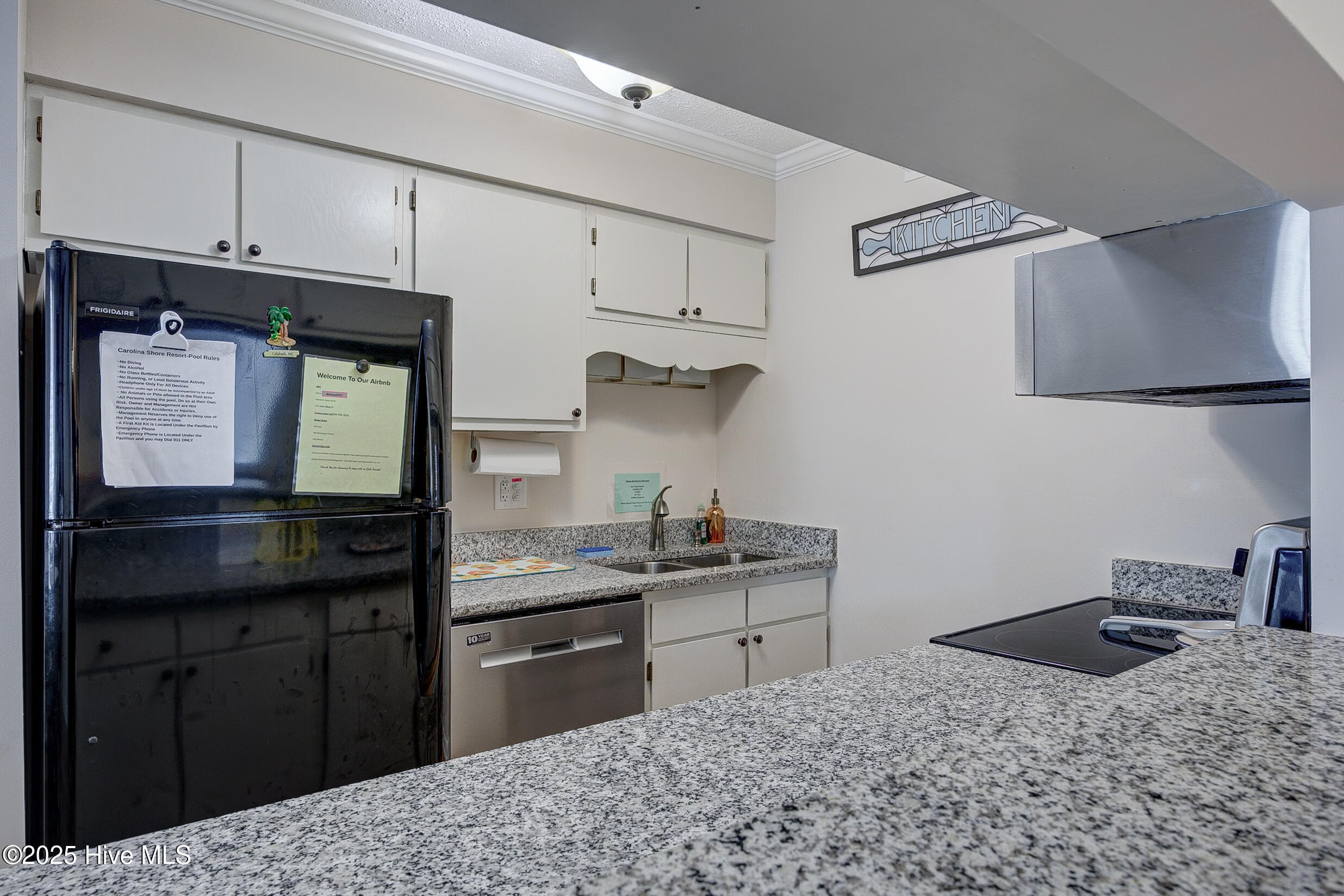 100535868 | Photo 17