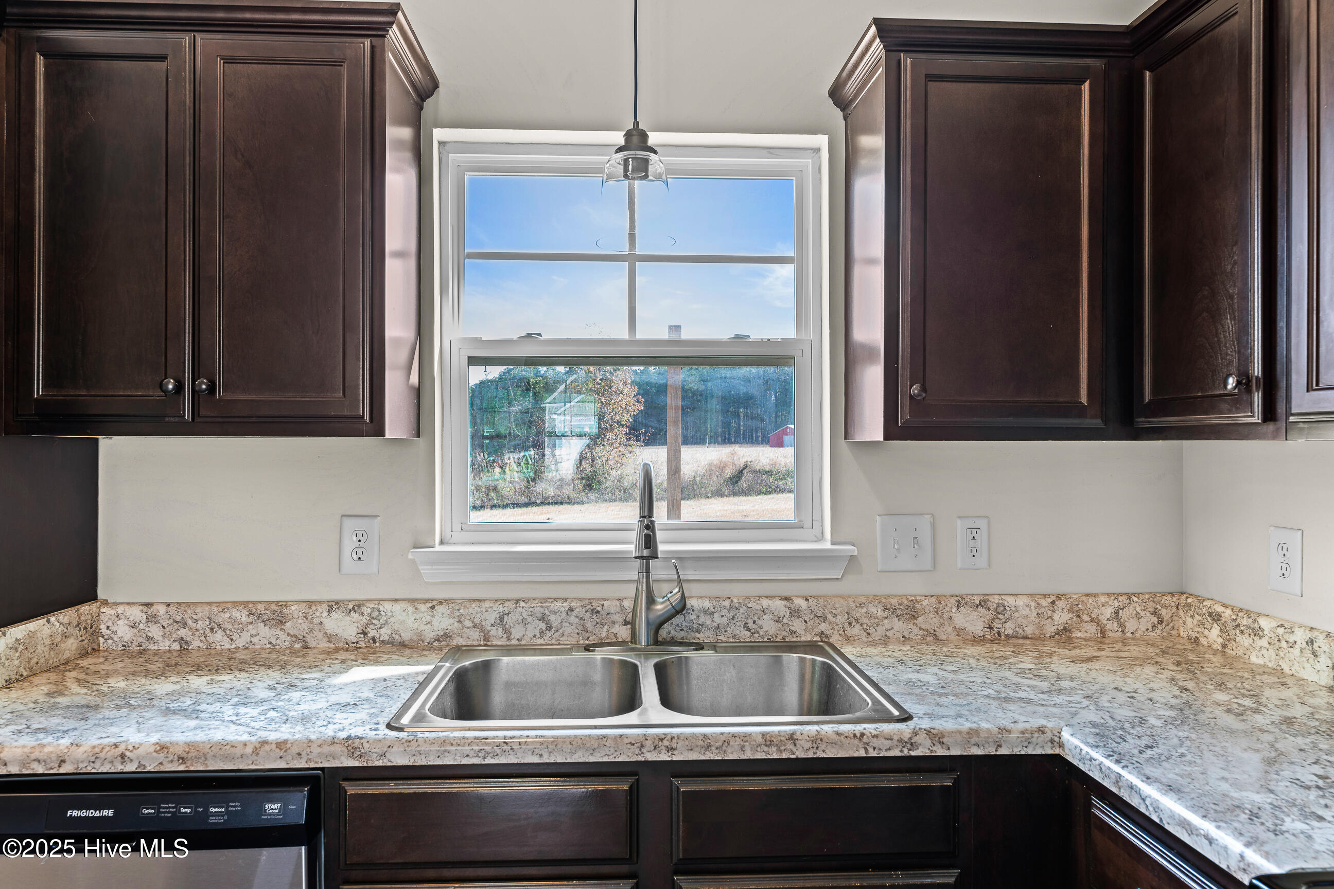 100544076 | Photo 13