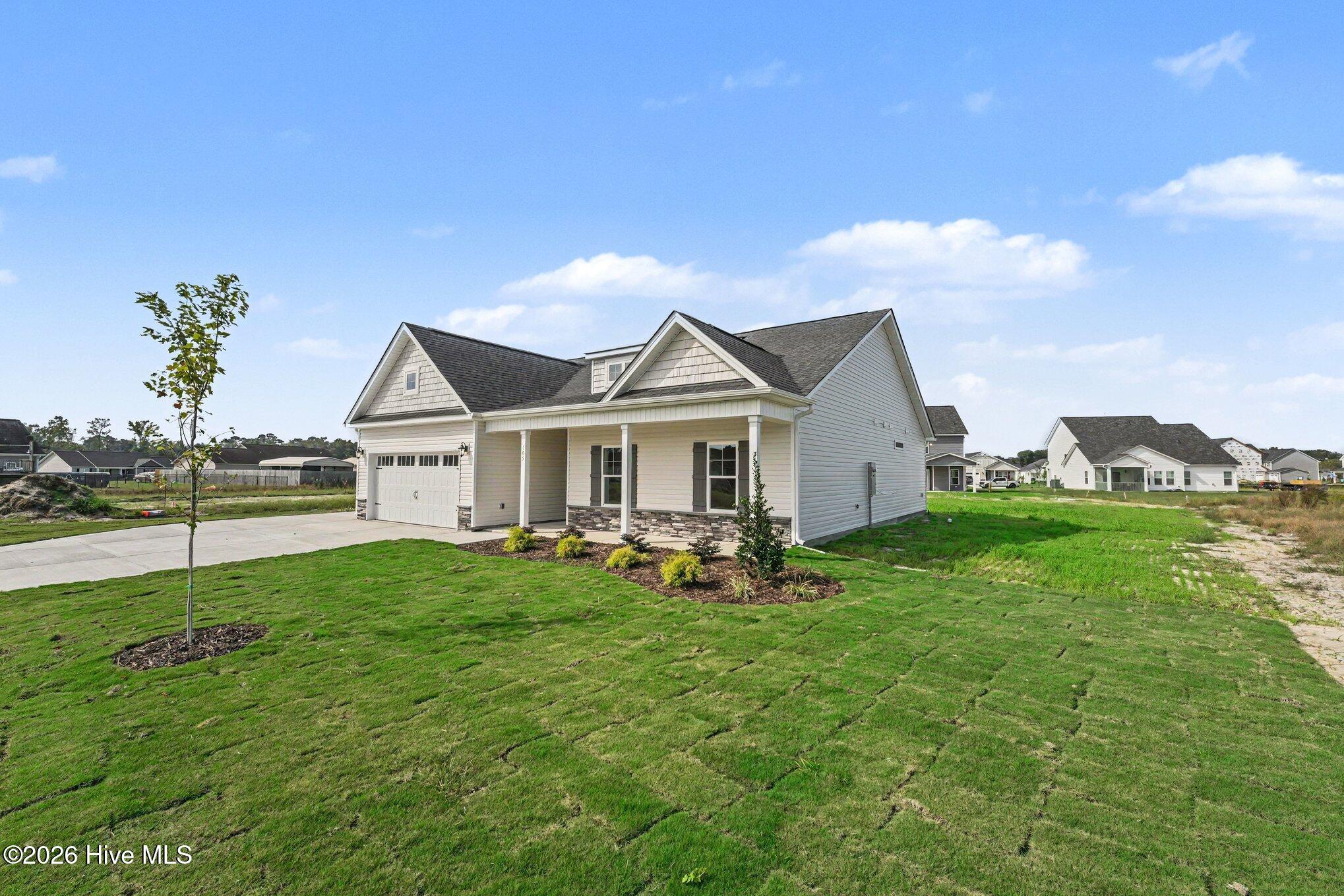 Photo 3 of Single family home for sale at 105 Ed Barrow Ln, La Grange, NC 28551 | MLS# 100591798 | Listing updated on 2026-10-09