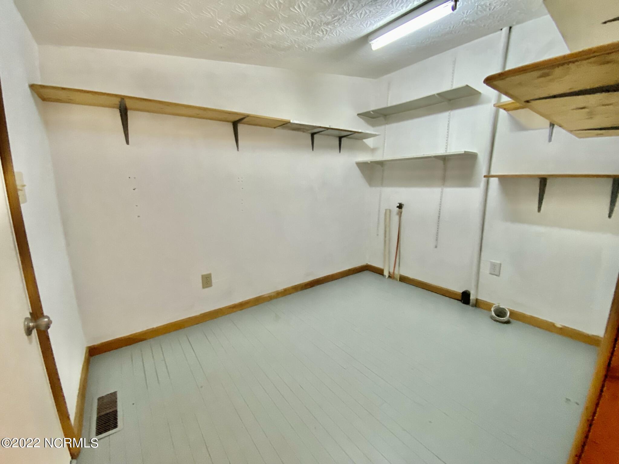 100523296 | Photo 16