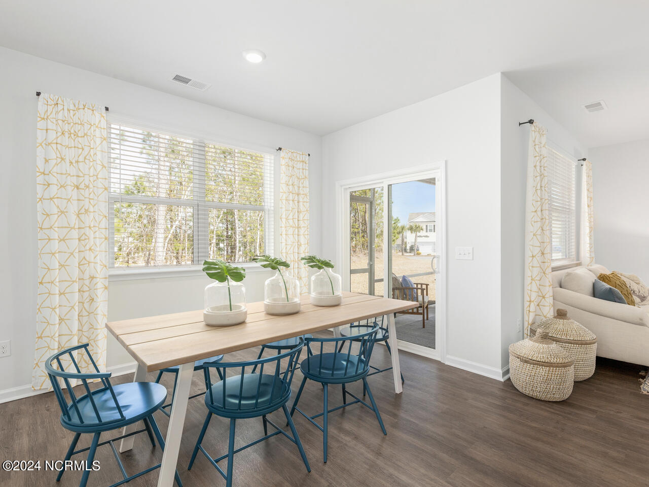 100553714 | Photo 14