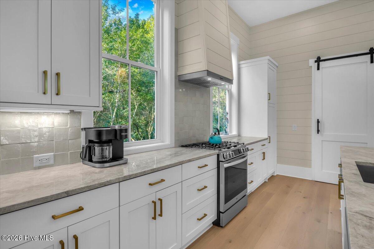 100563677 | Photo 24