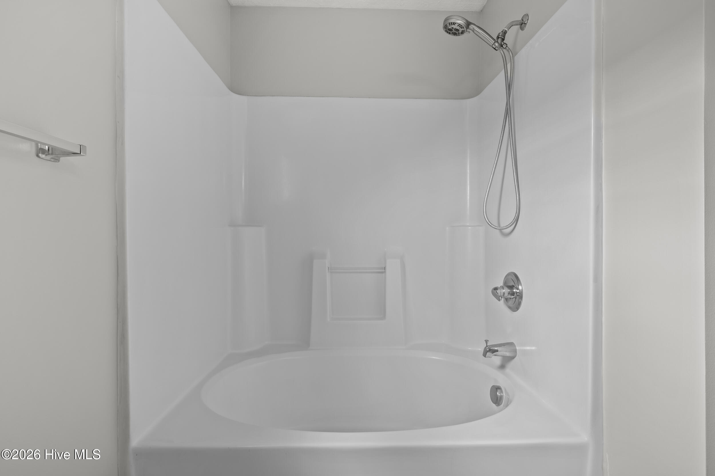 100562956 | Photo 27