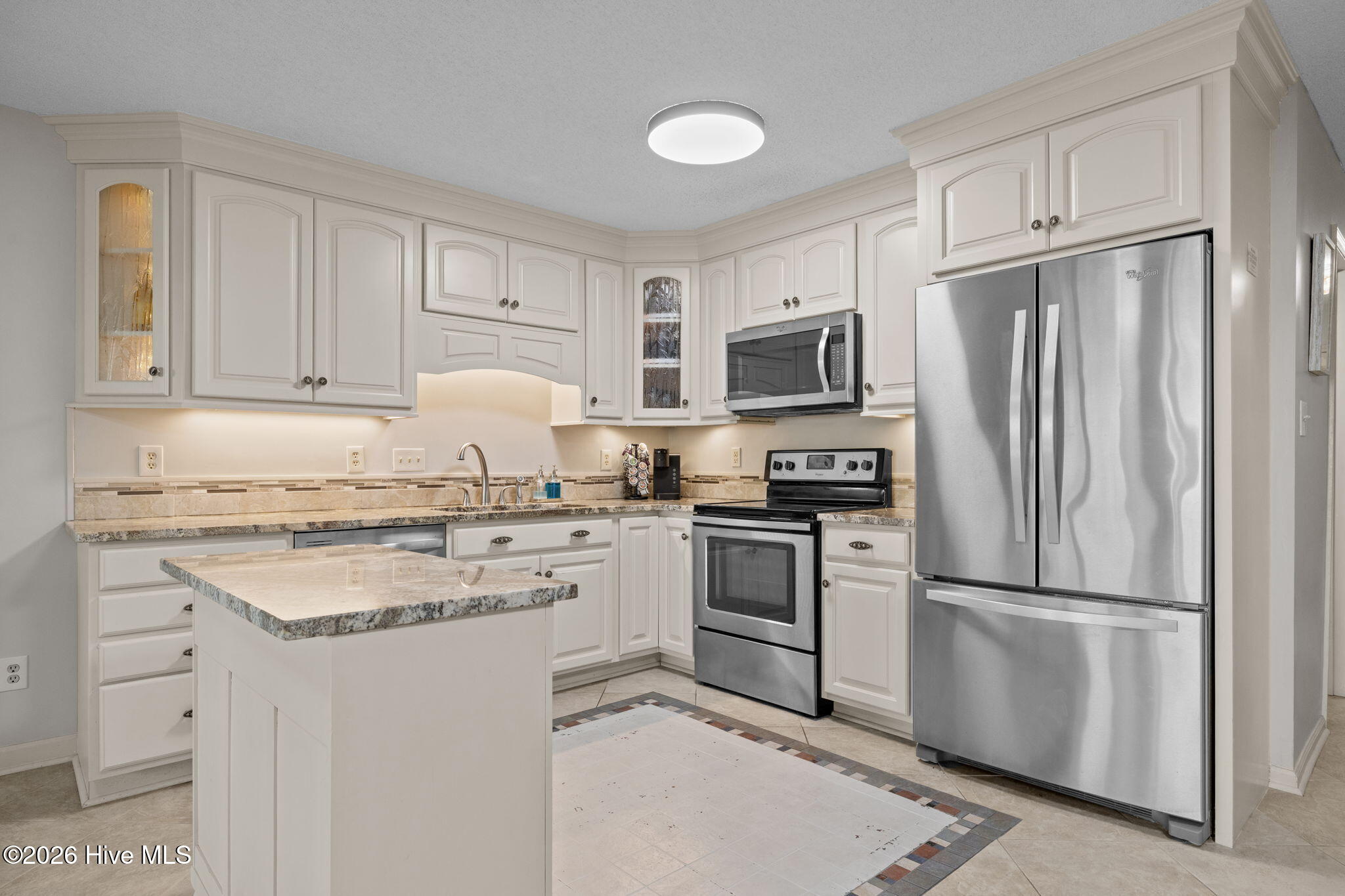 100550312 | Photo 17