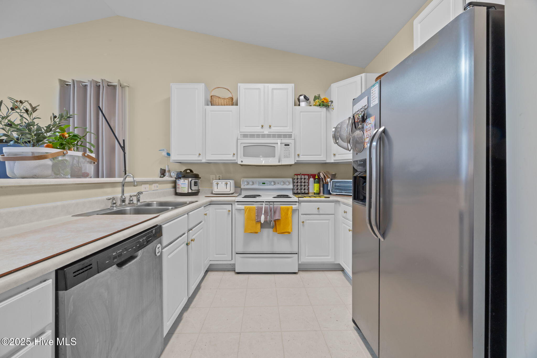 100532980 | Photo 11