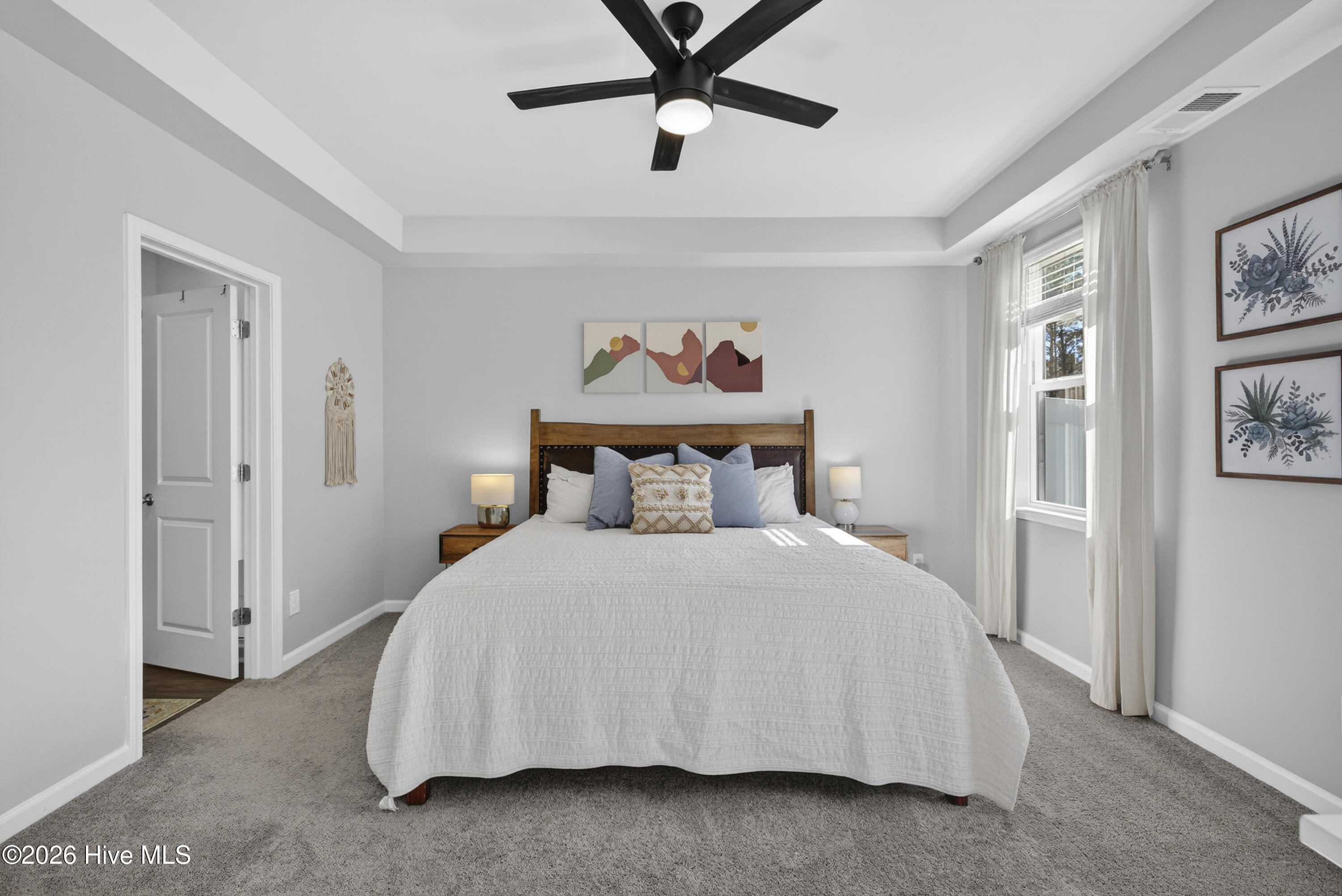 100555203 | Photo 24