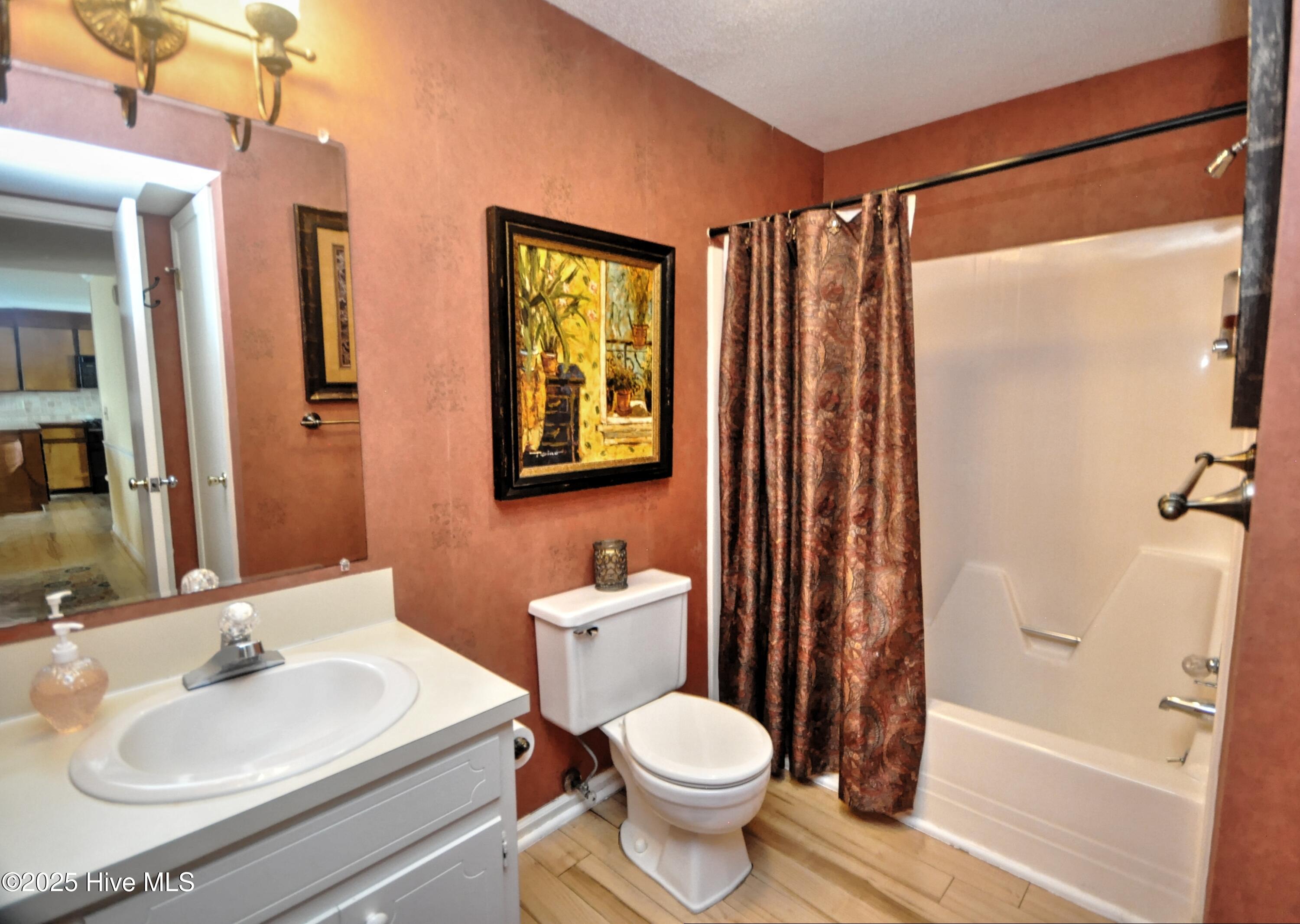 100511603 | Photo 26