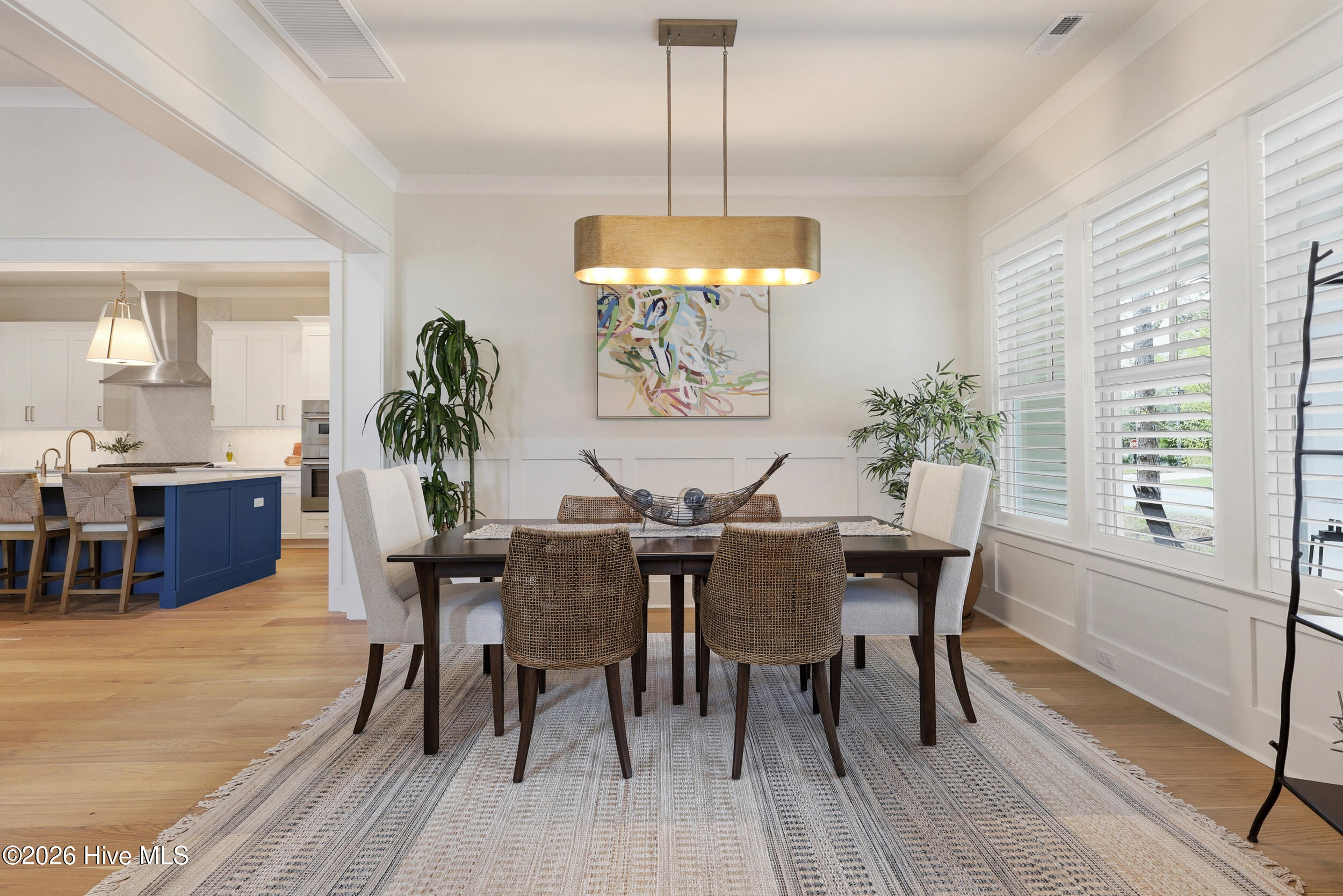 100566937 | Photo 26