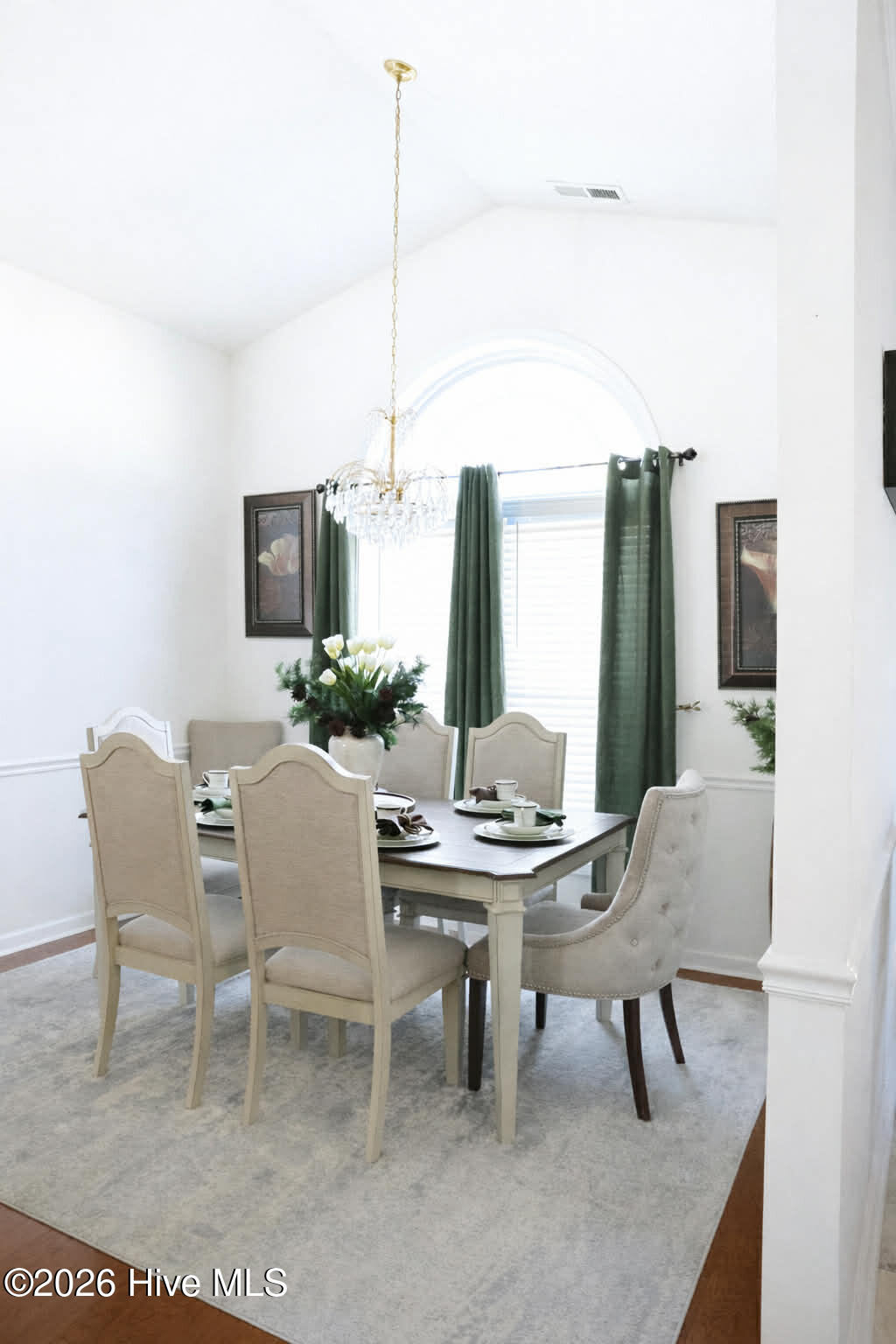 100548456 | Photo 29