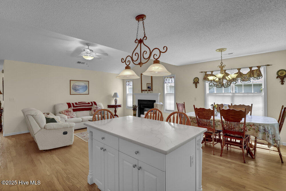 100510854 | Photo 14