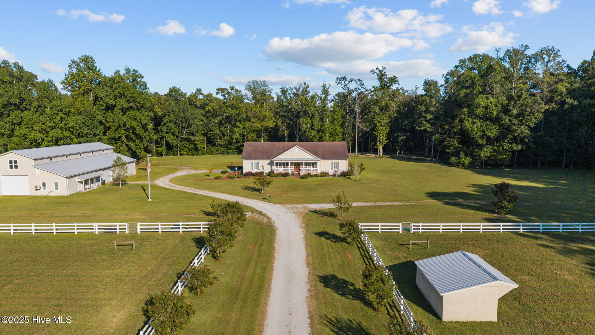 Homes for sale in Pollocksville, NC | 7137 Hwy 17, Pollocksville, NC 28573 | MLS# 100533144