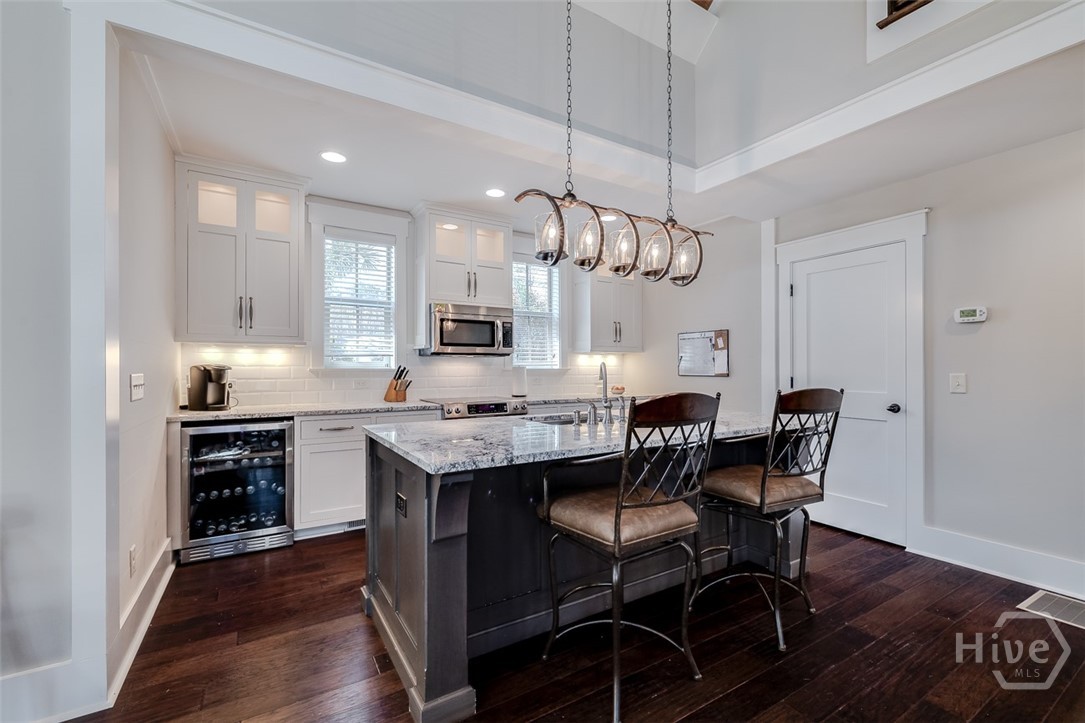 Fully equipped kitchen with granite in cottage
