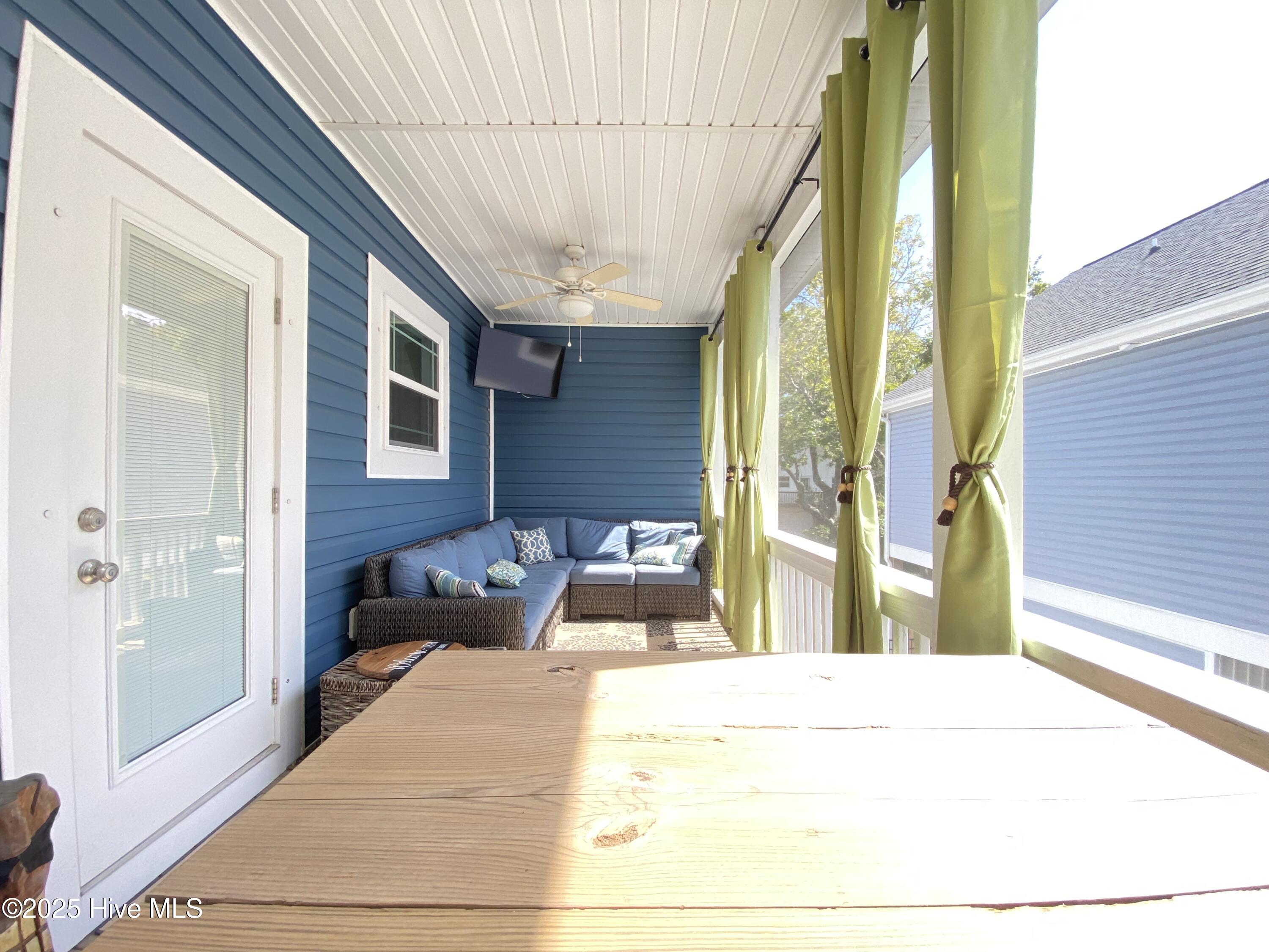 100533868 | Photo 35