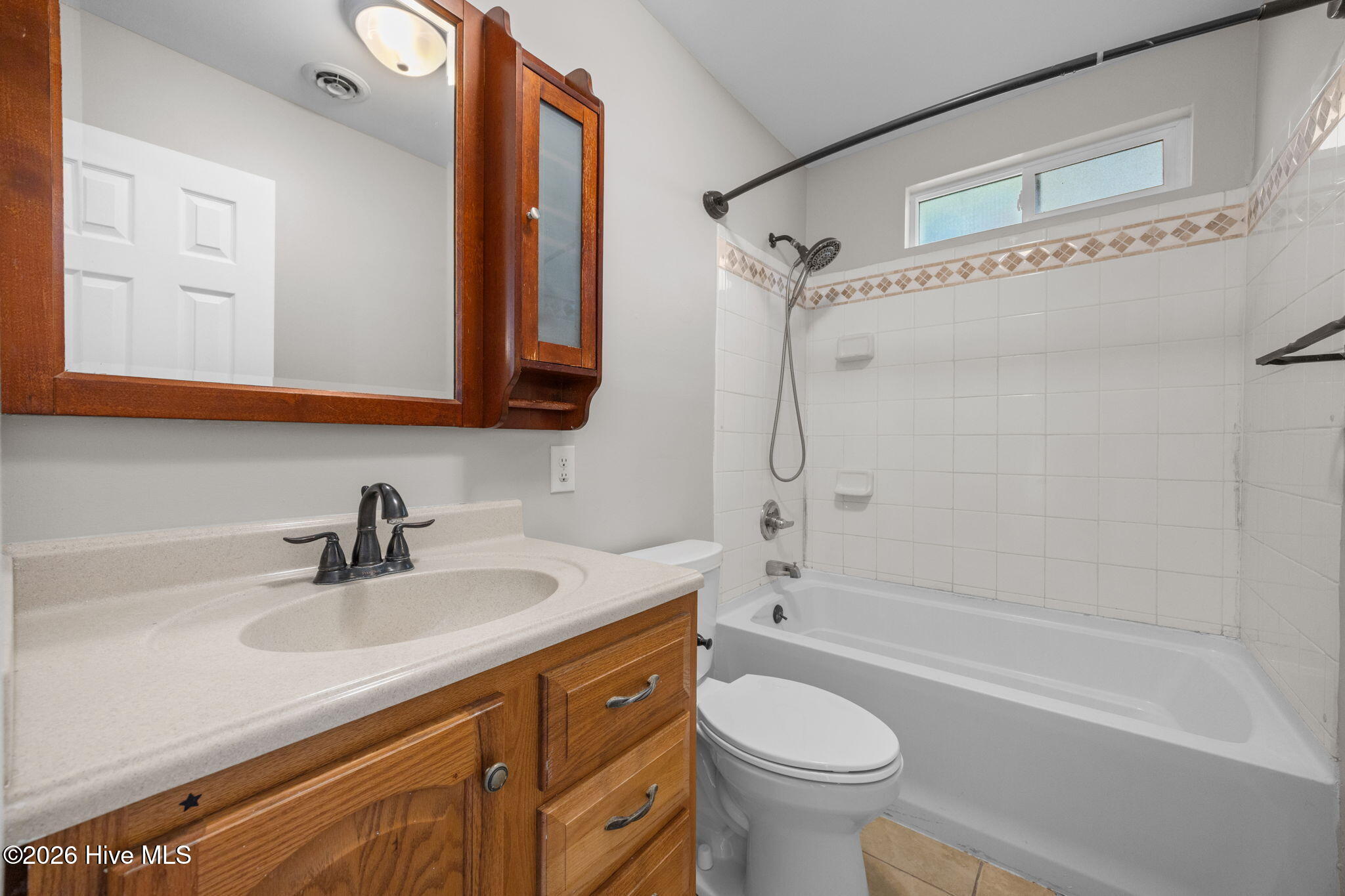 100550445 | Photo 22