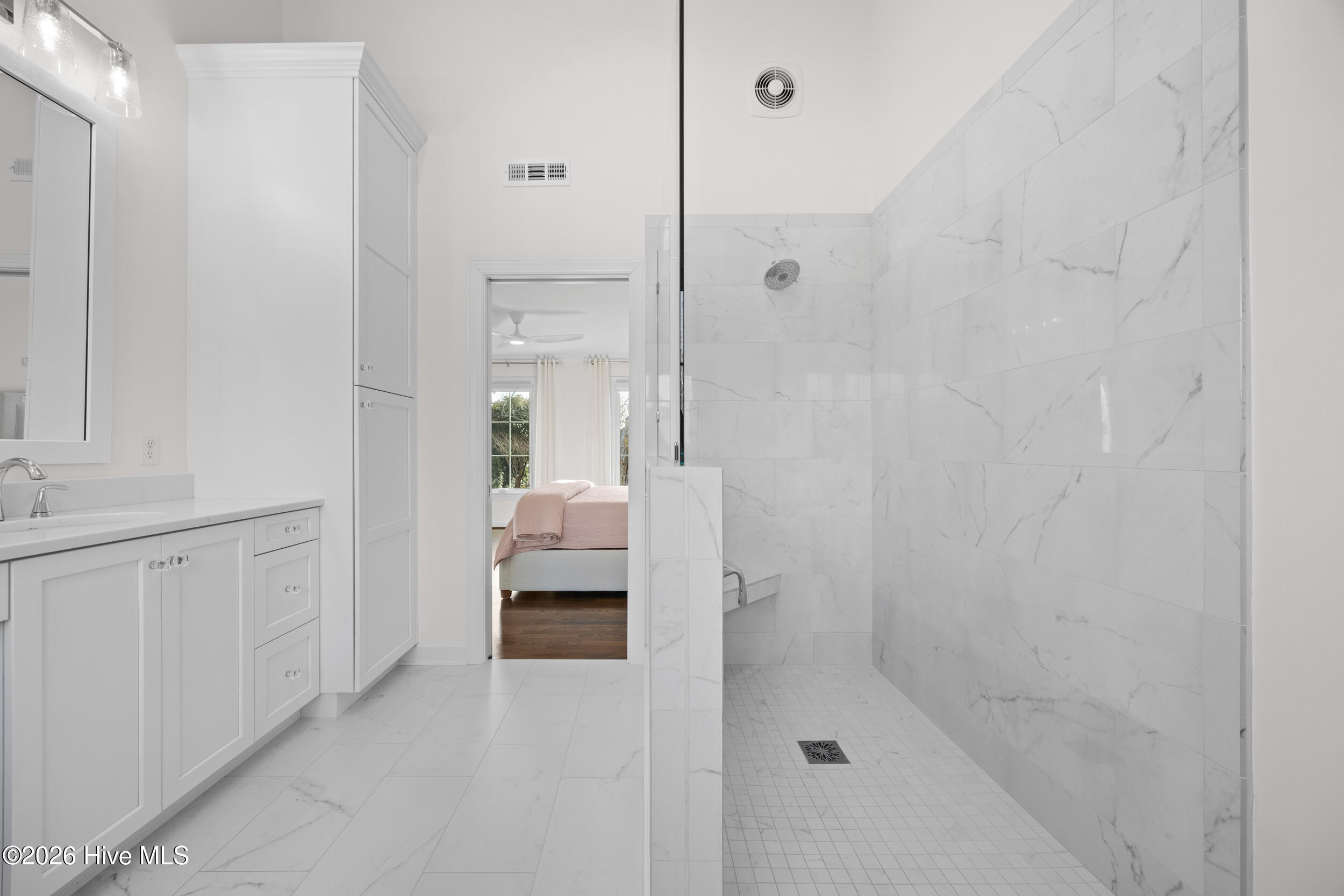 100553782 | Photo 39