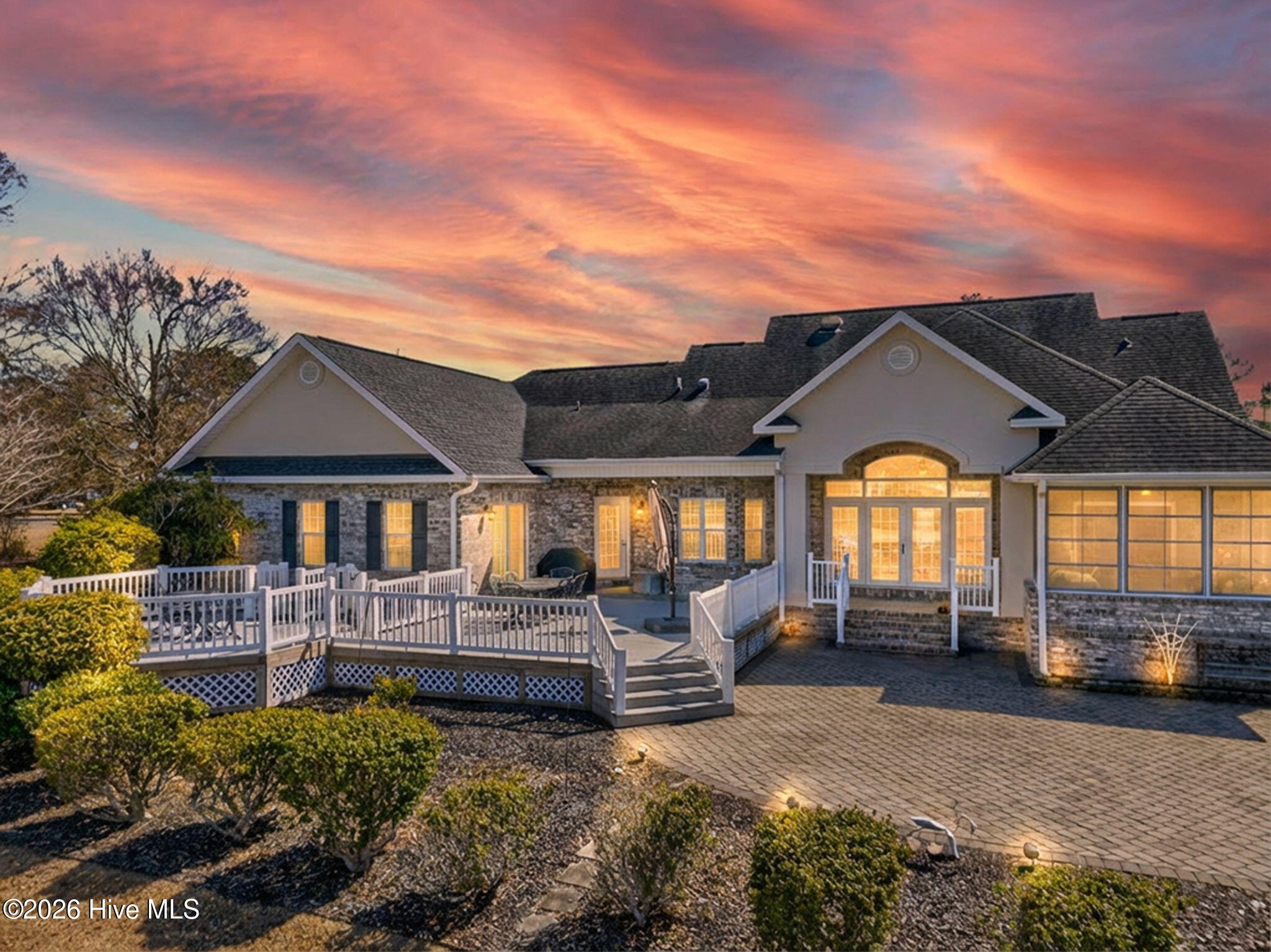 100557579 | Photo 42