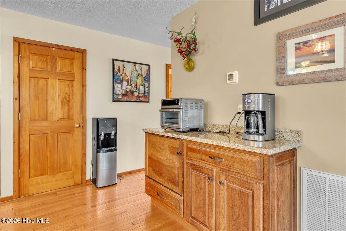 100561735 | Photo 20