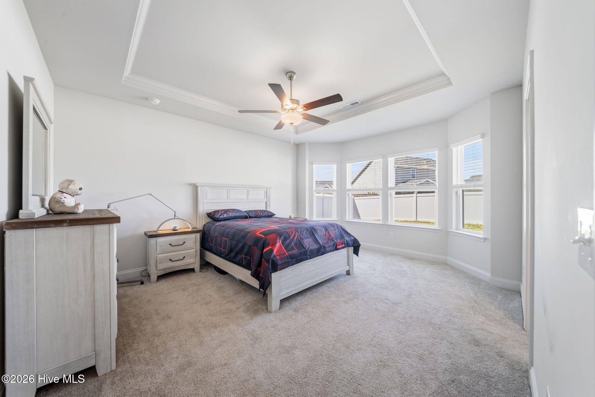 100566000 | Photo 23