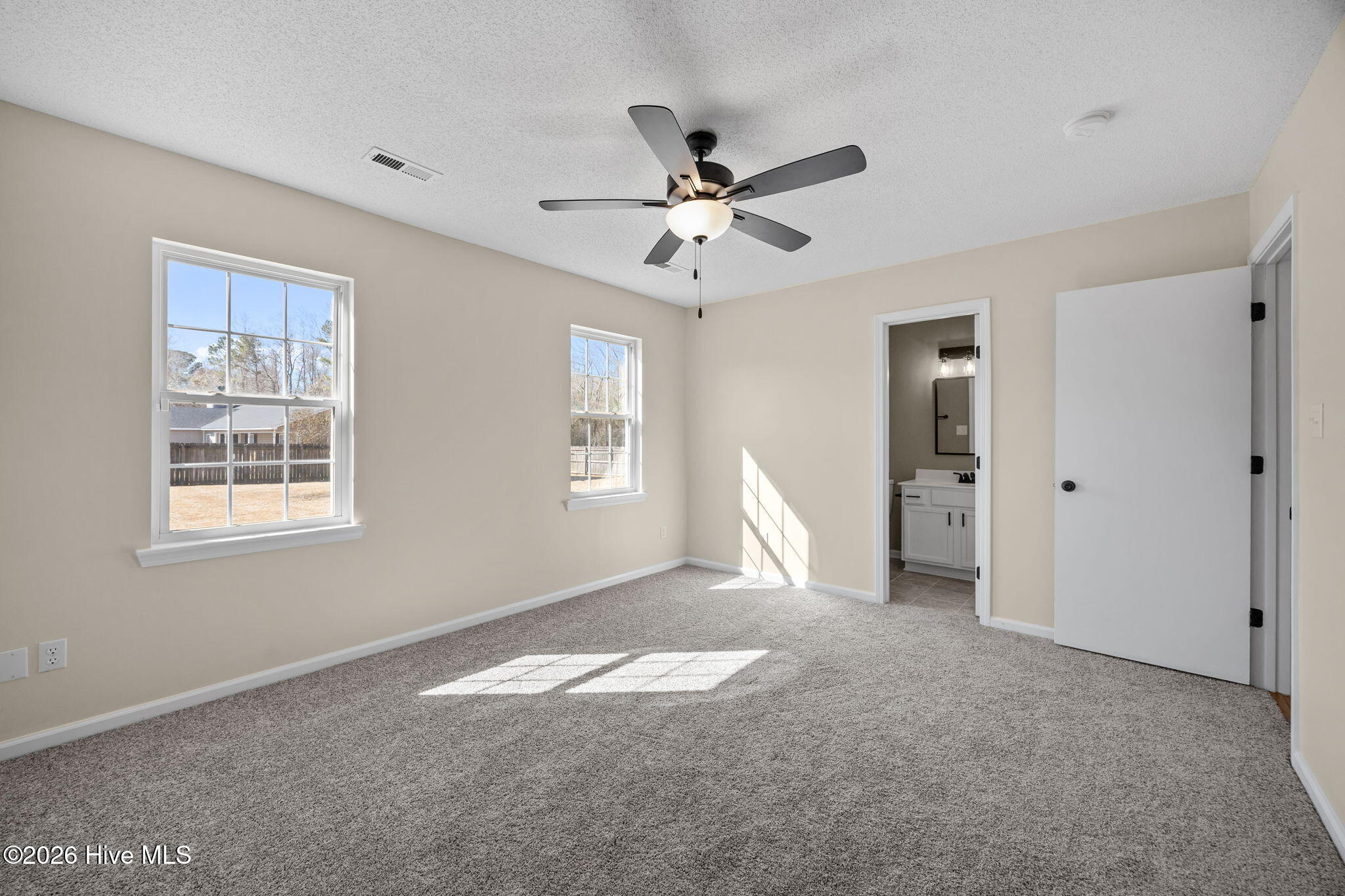 100554029 | Photo 14