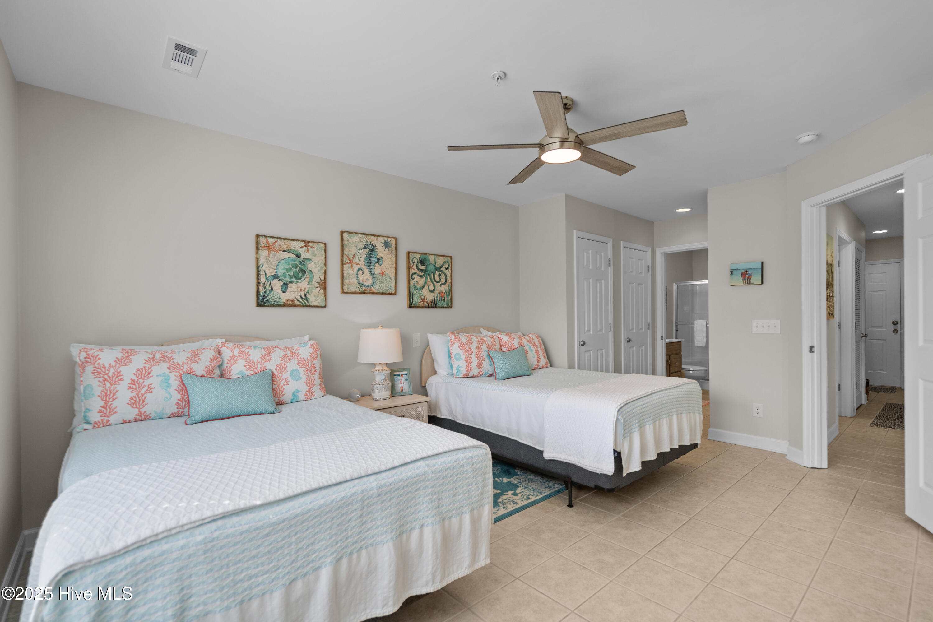 100527638 | Photo 29