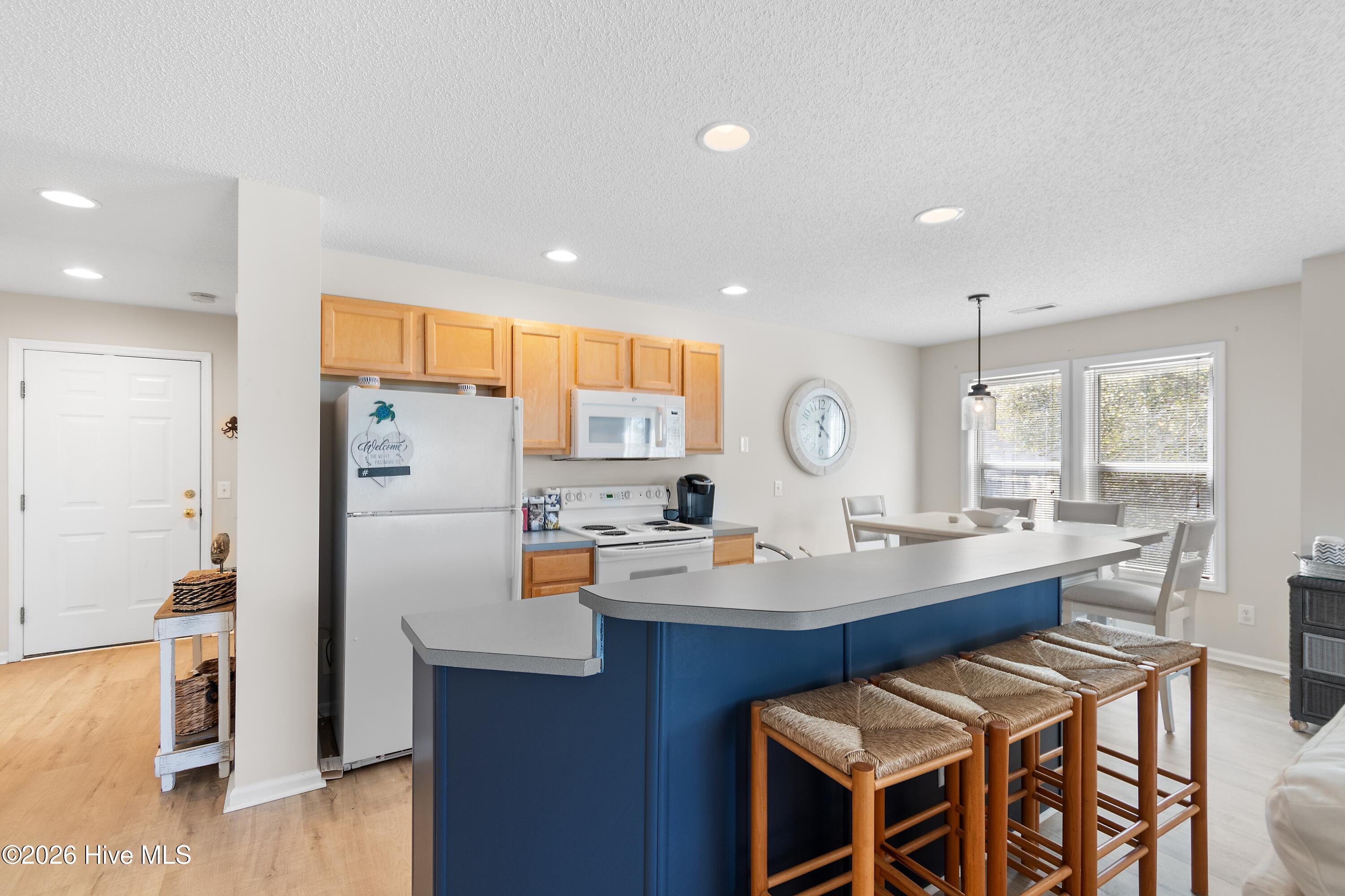 100563960 | Photo 20