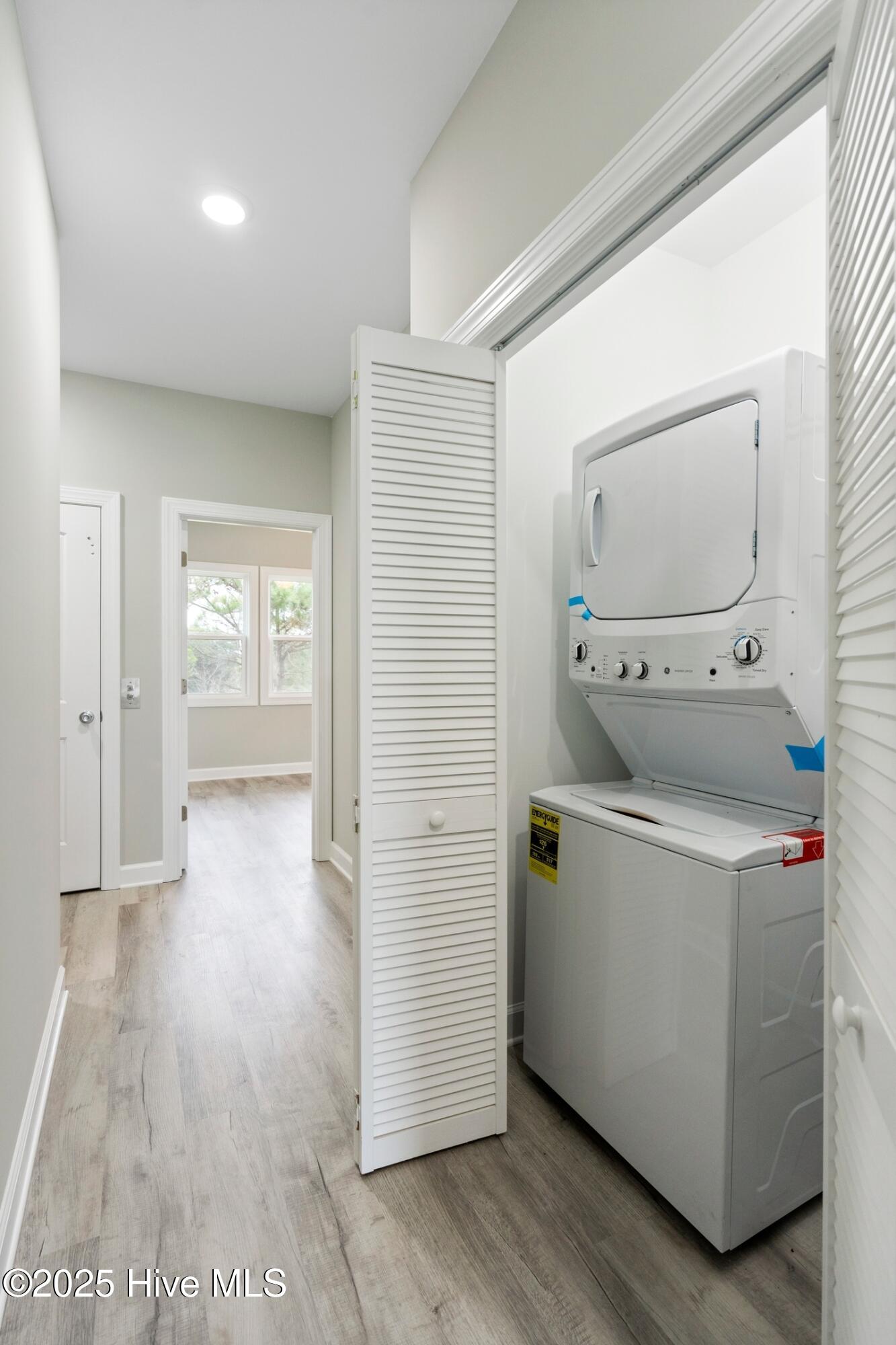 100525905 | Photo 24