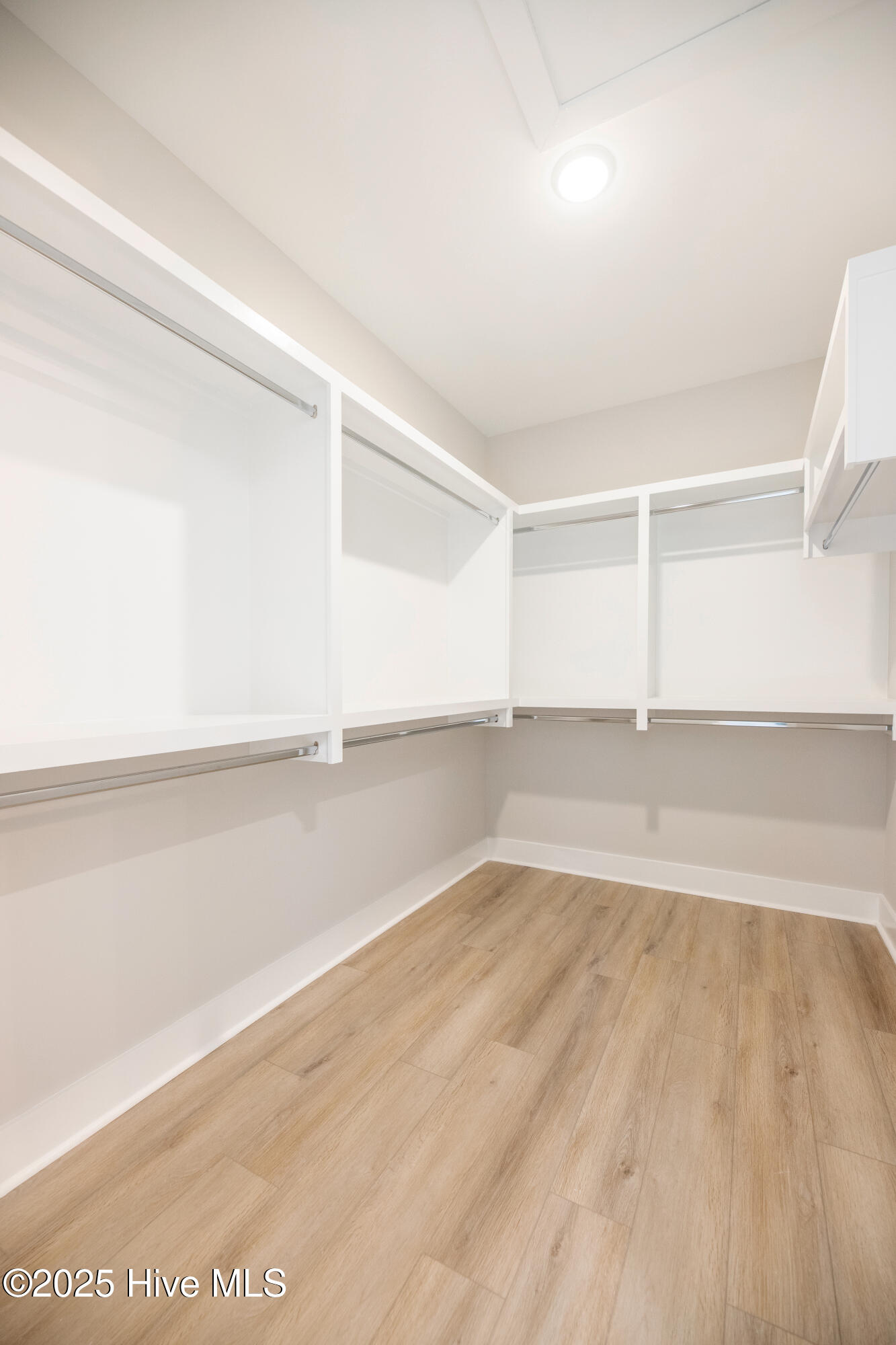 100521268 | Photo 17