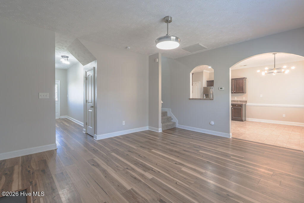 100548131 | Photo 11