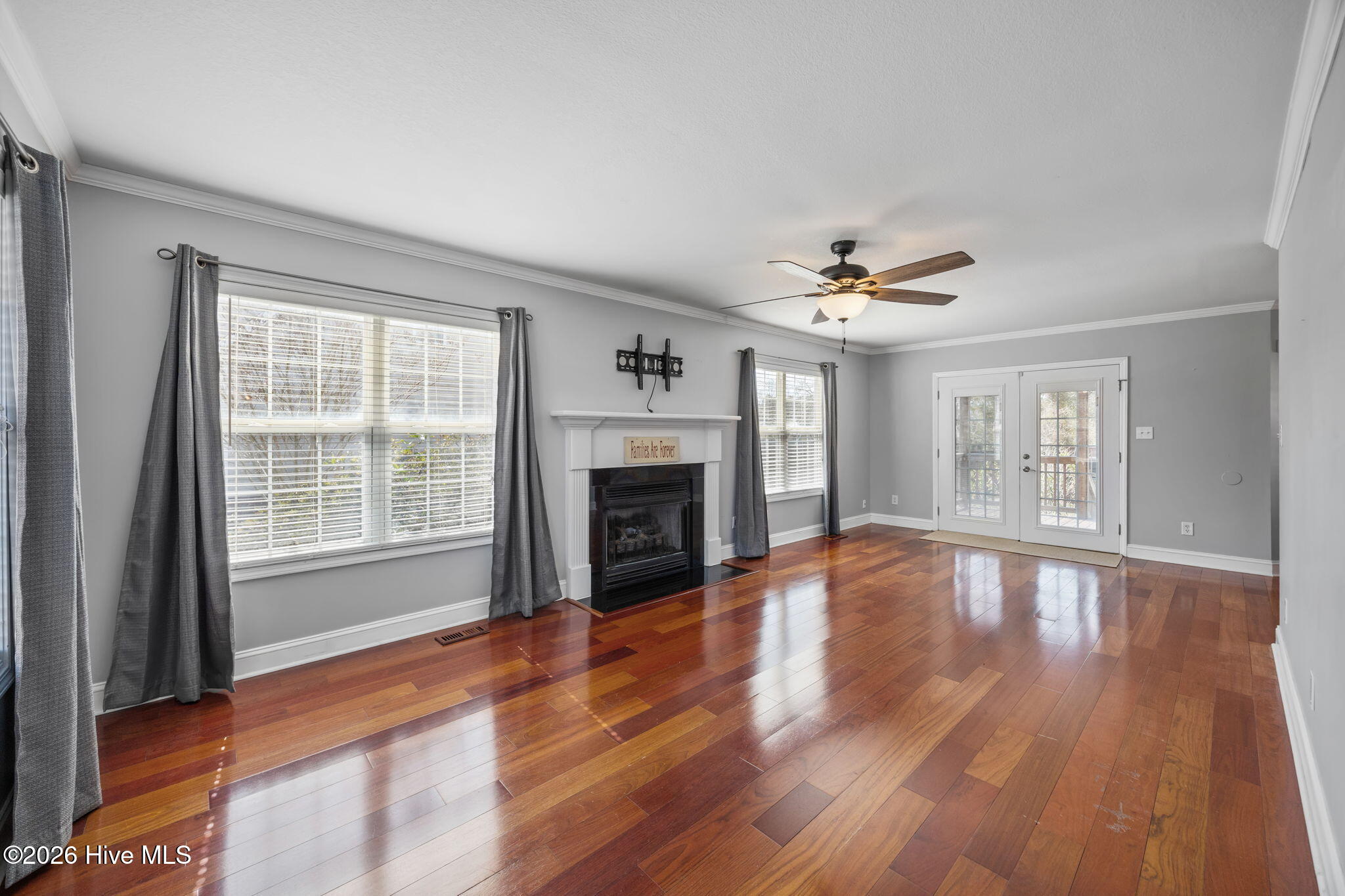 100558260 | Photo 20