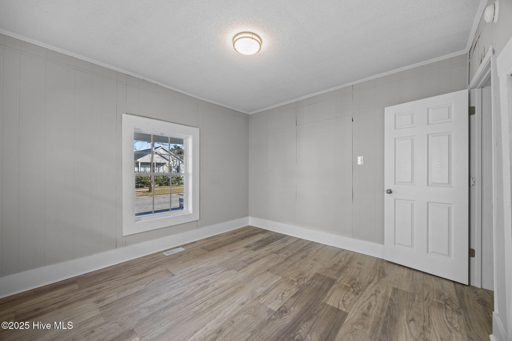 100545676 | Photo 34