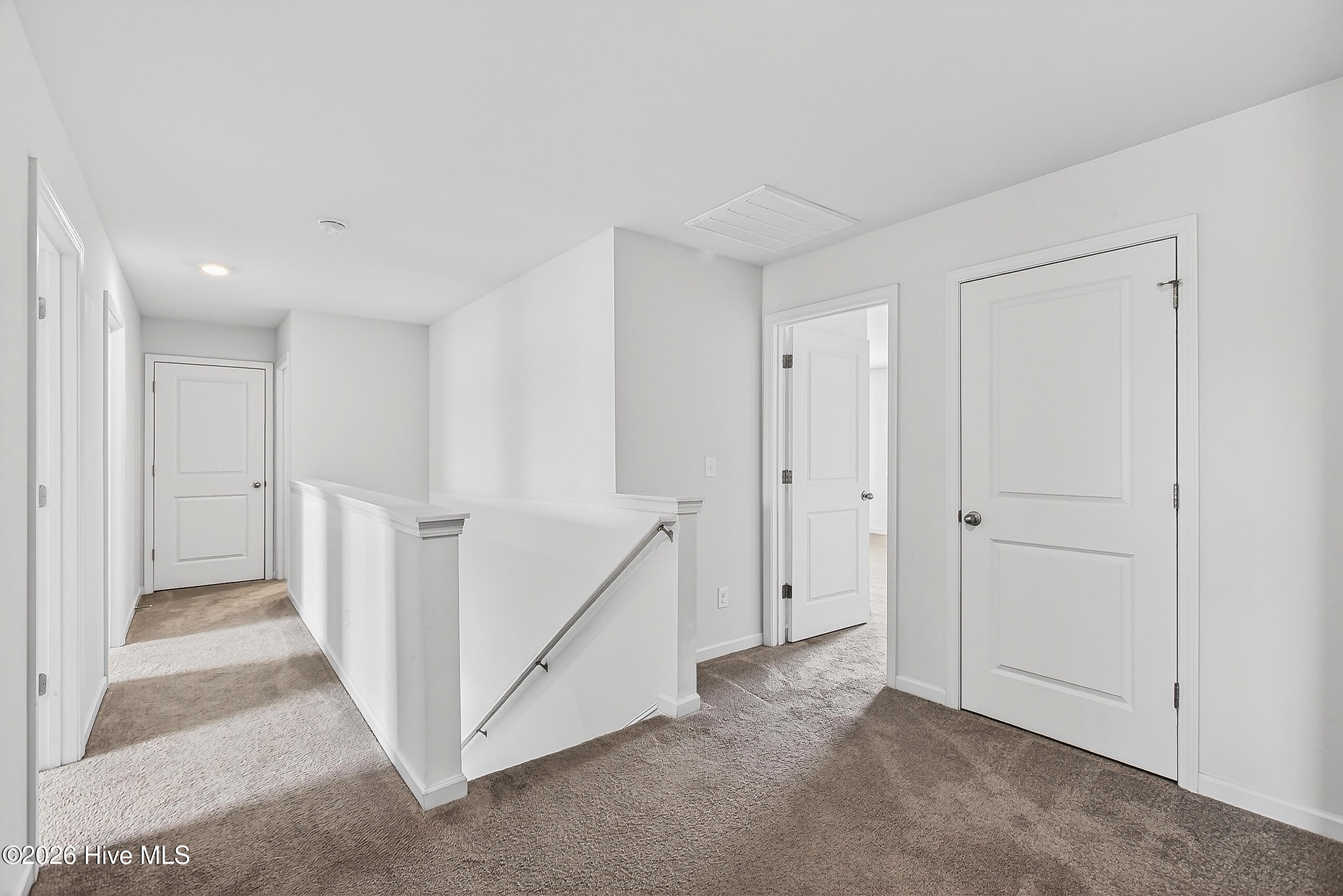 100565797 | Photo 14