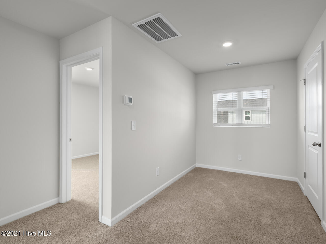 100536784 | Photo 25