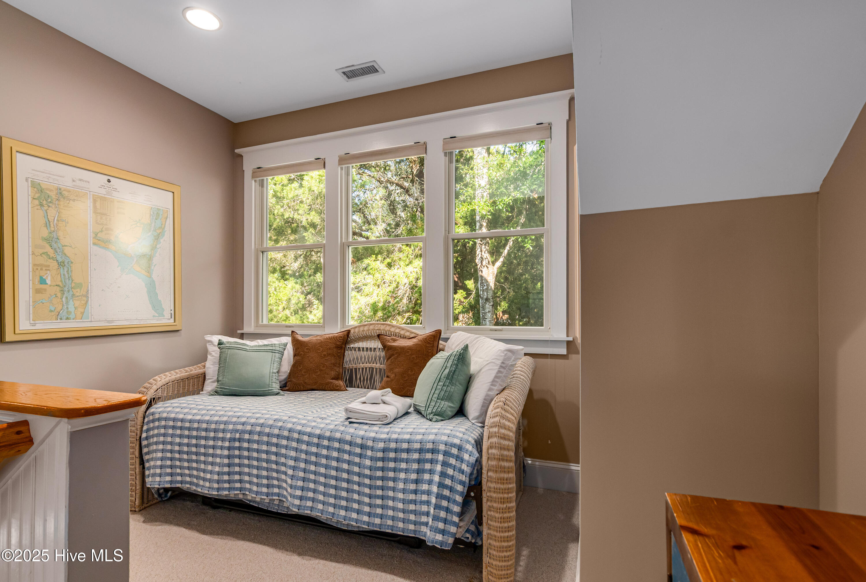 100510045 | Photo 36