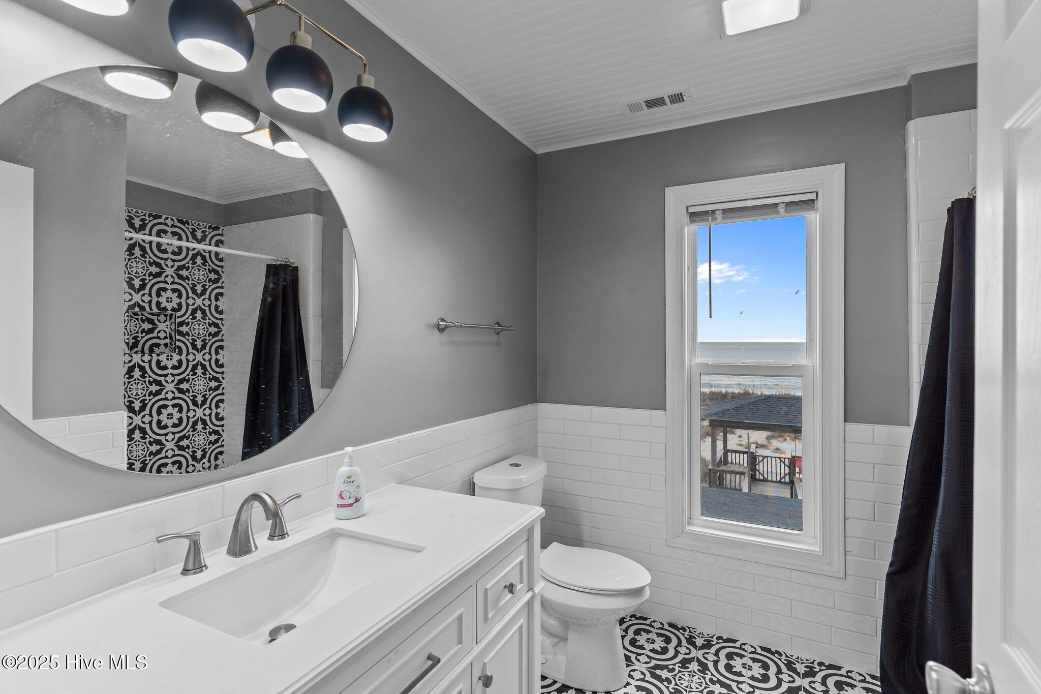 100544258 | Photo 27