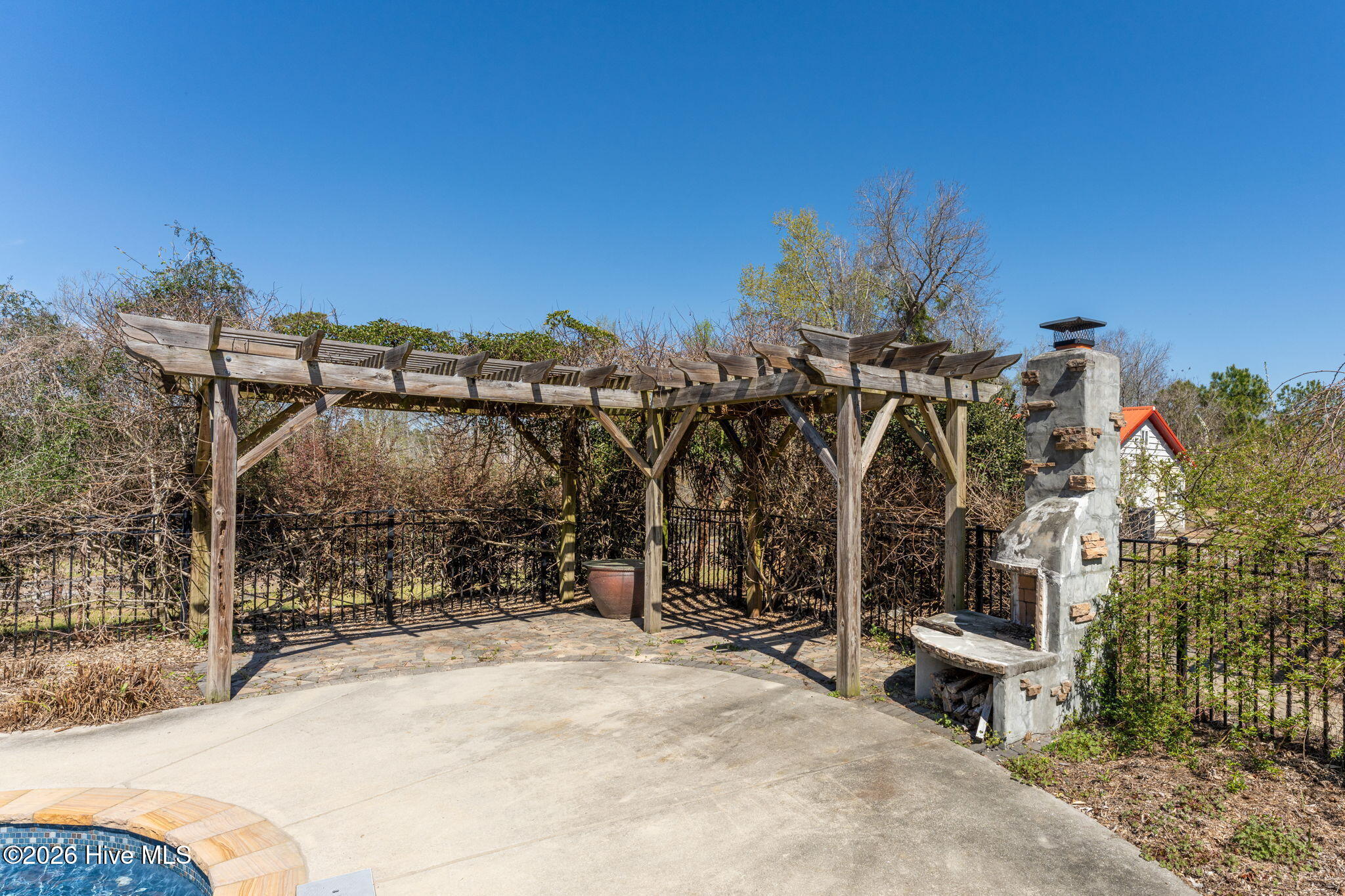 100552056 | Photo 59