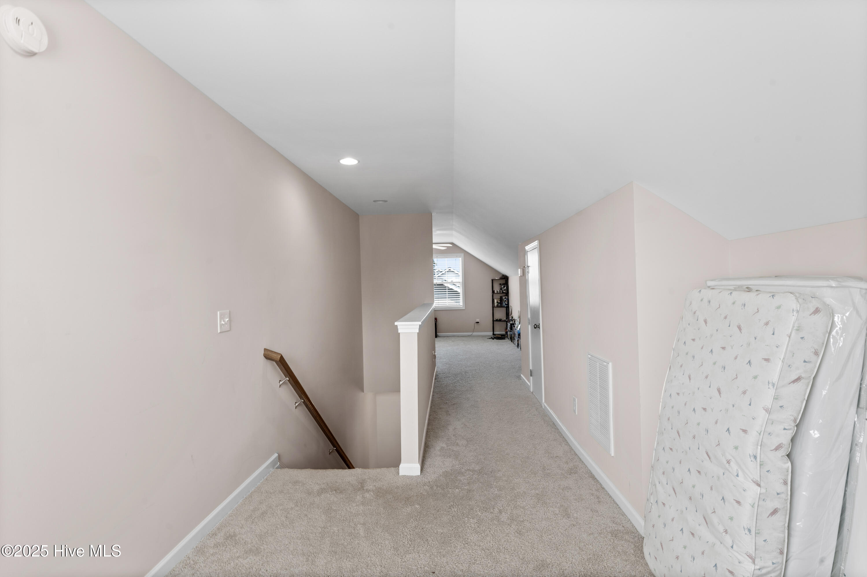 100511448 | Photo 33