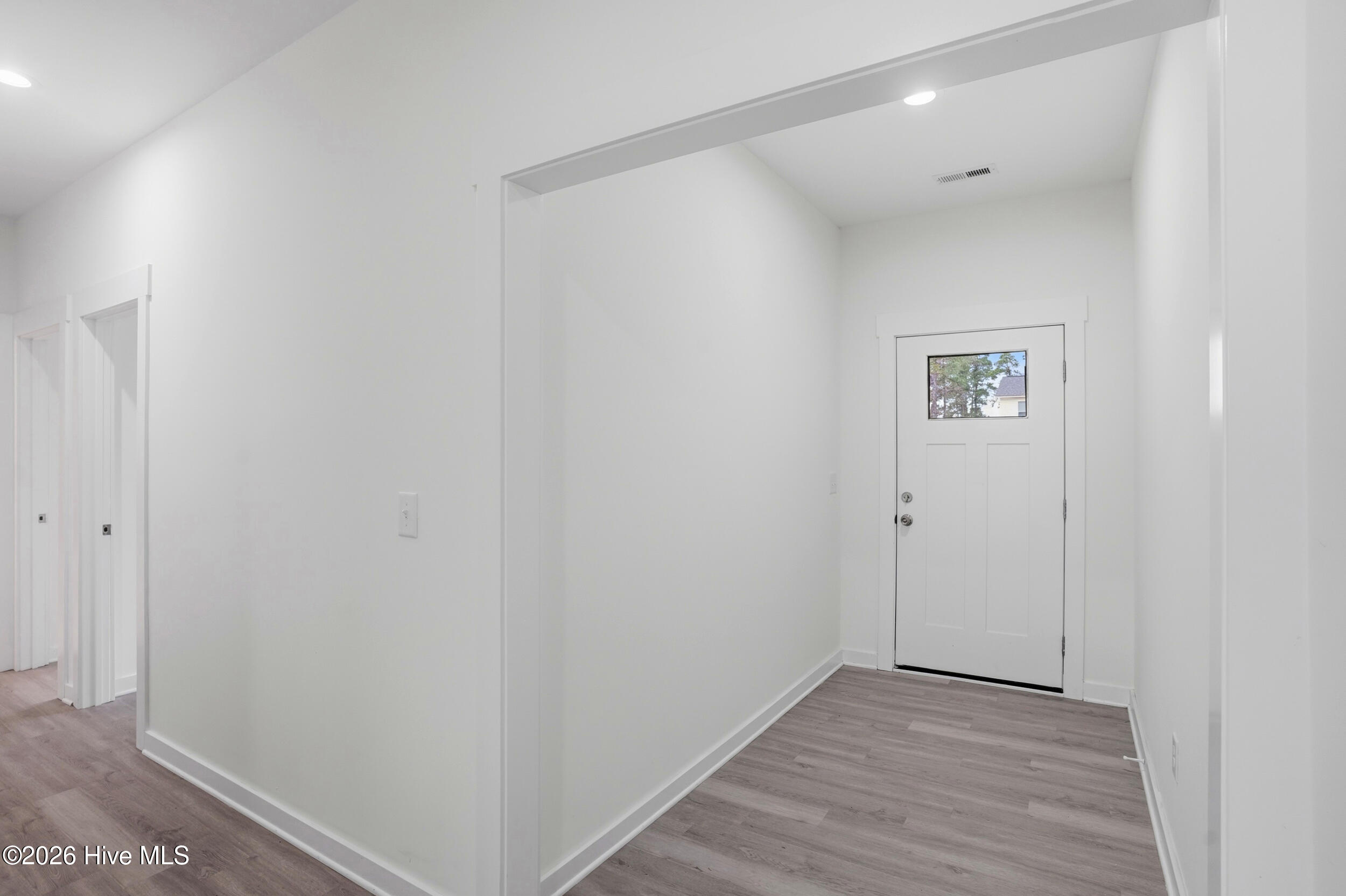 100558346 | Photo 11