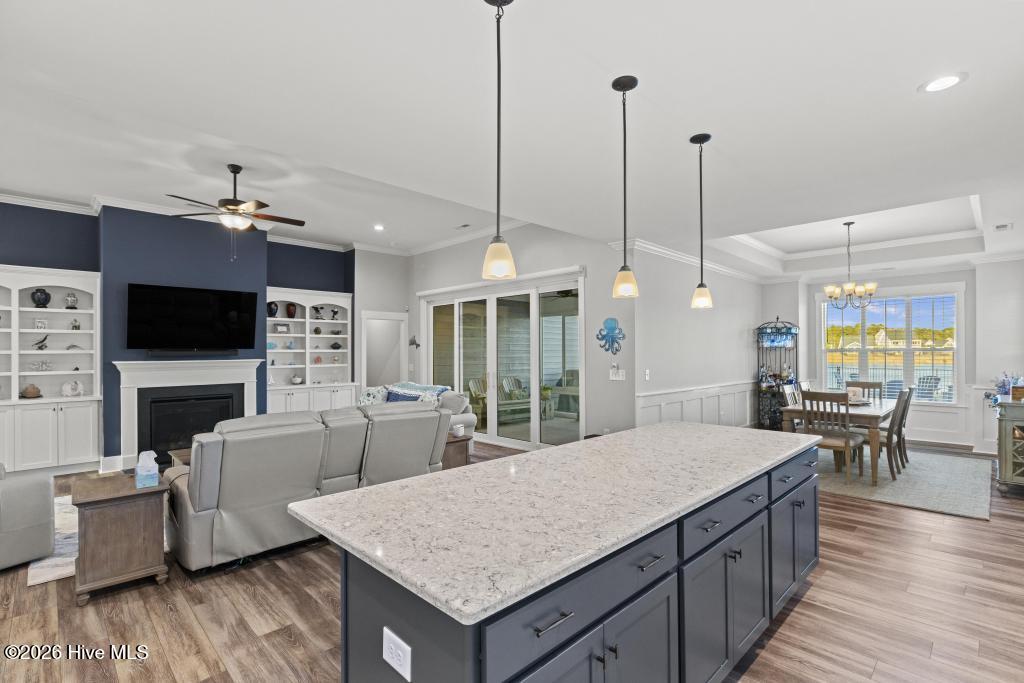 100569844 | Photo 30