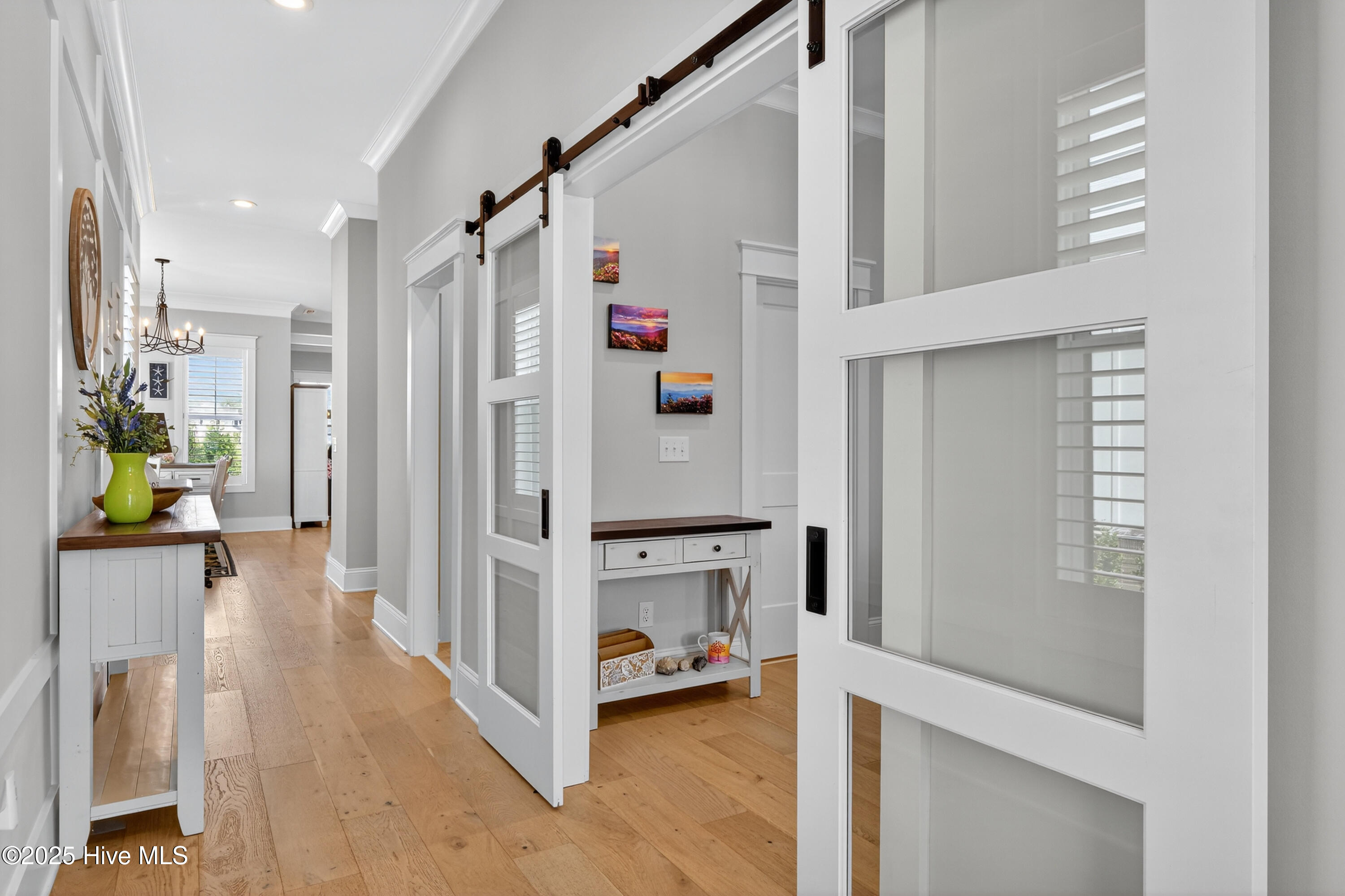 100523935 | Photo 10