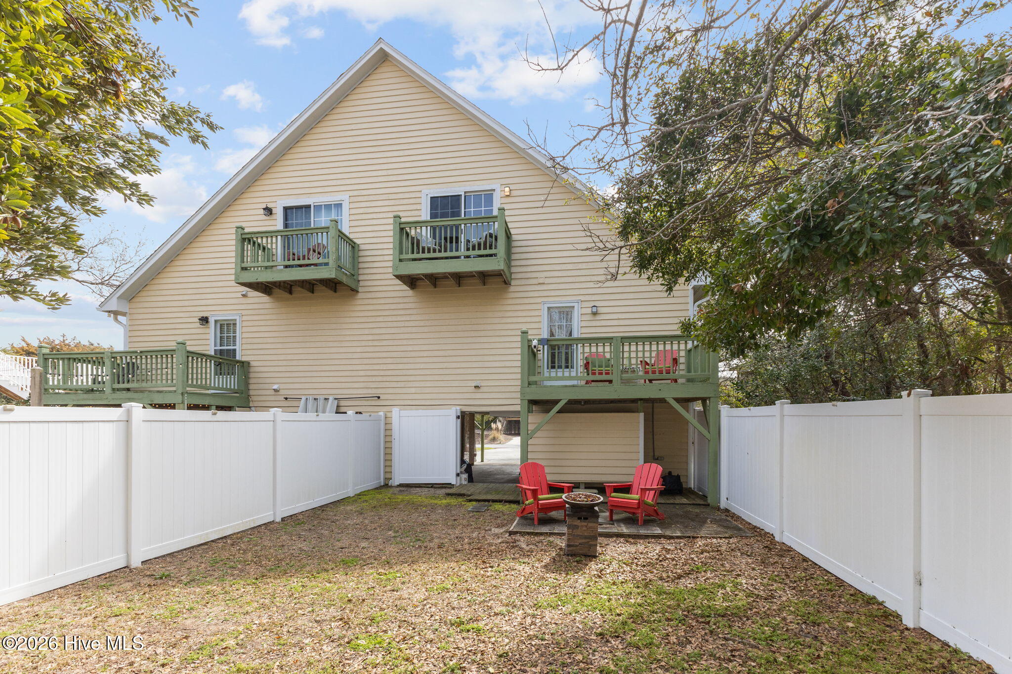 100559808 | Photo 28