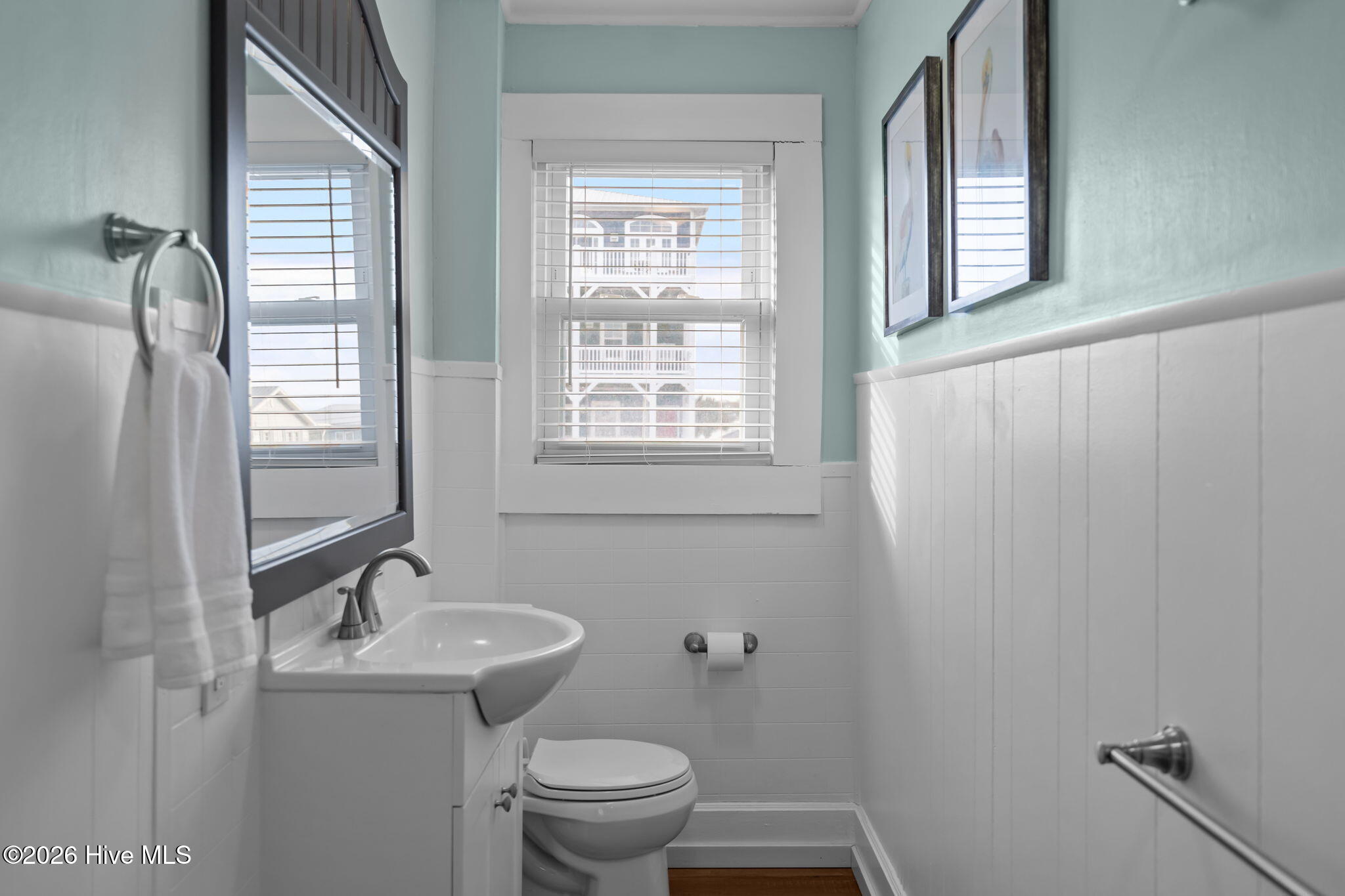 100552359 | Photo 23