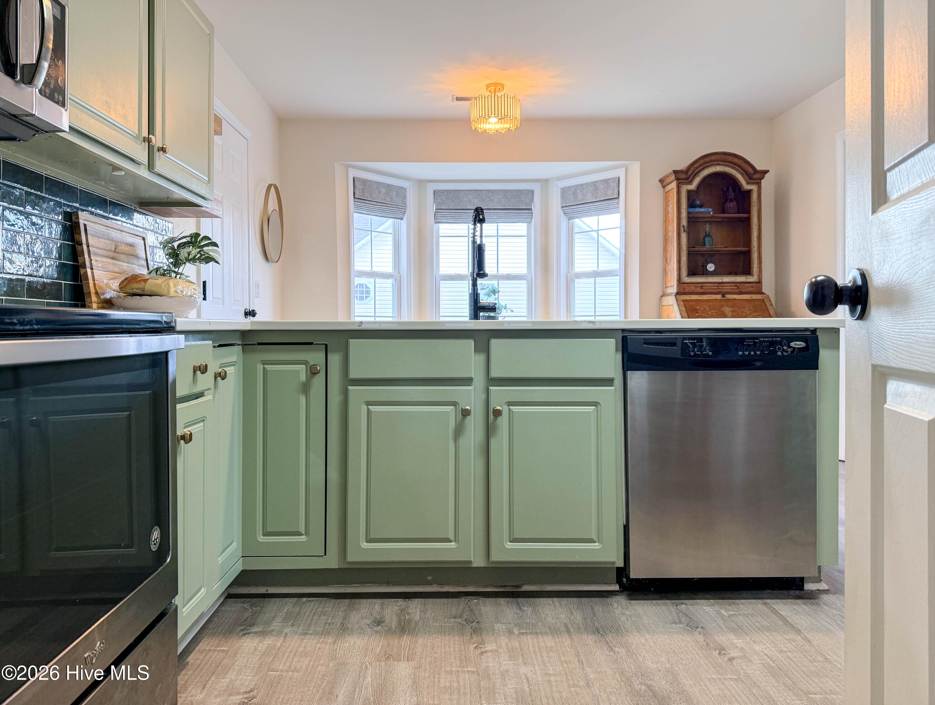 100559708 | Photo 17