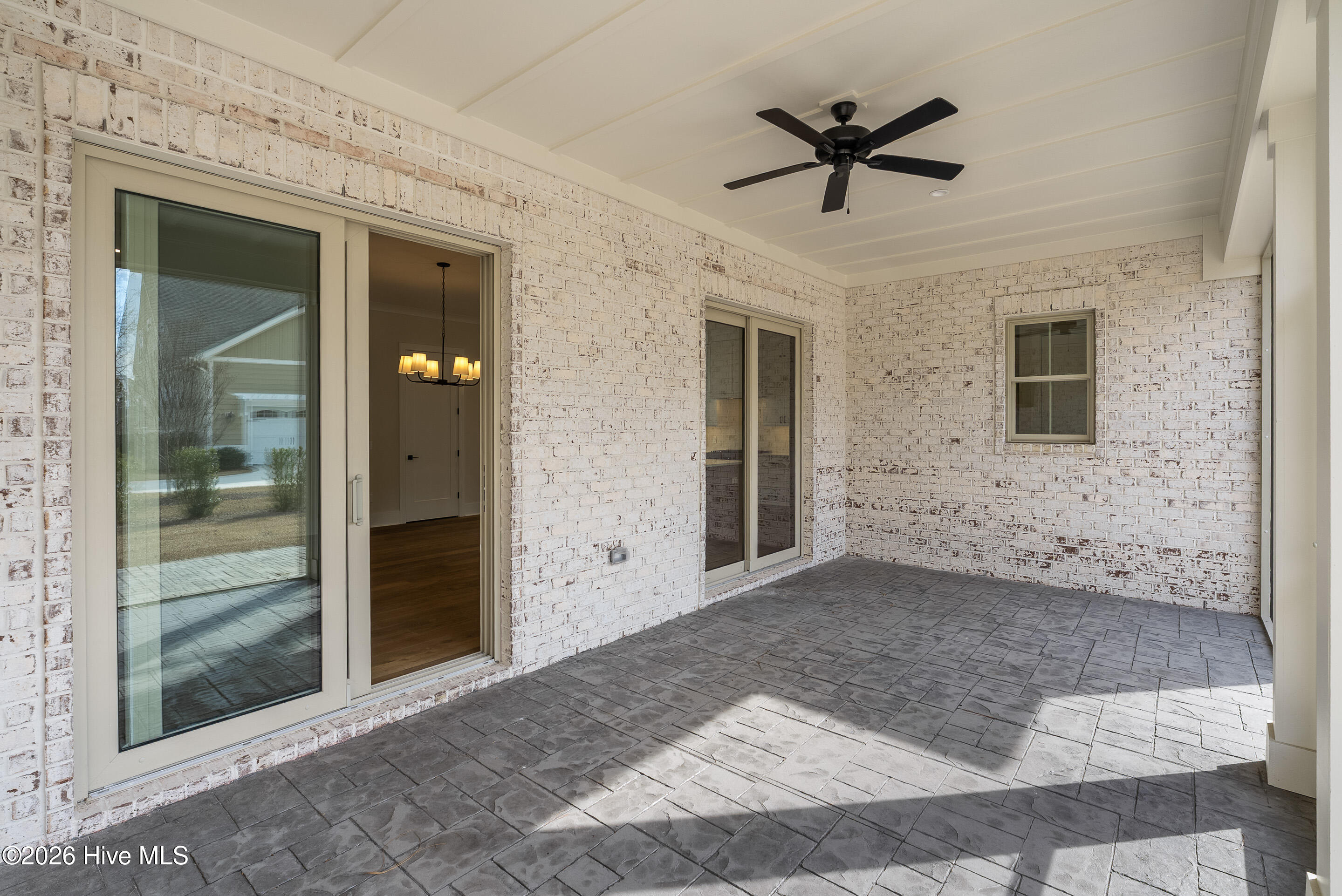 100552091 | Photo 37