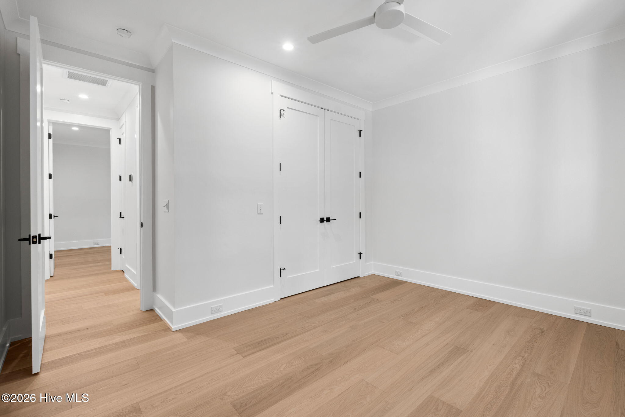 100568916 | Photo 45