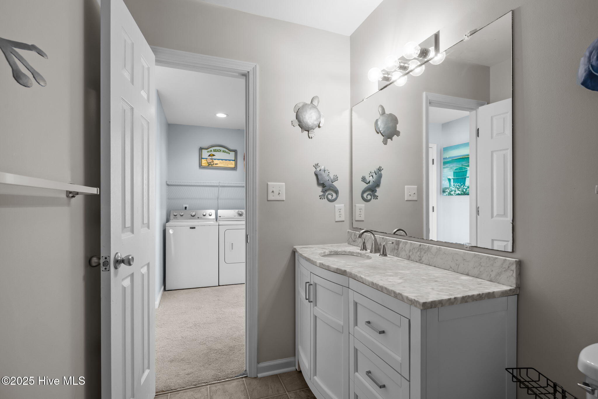 100545212 | Photo 25