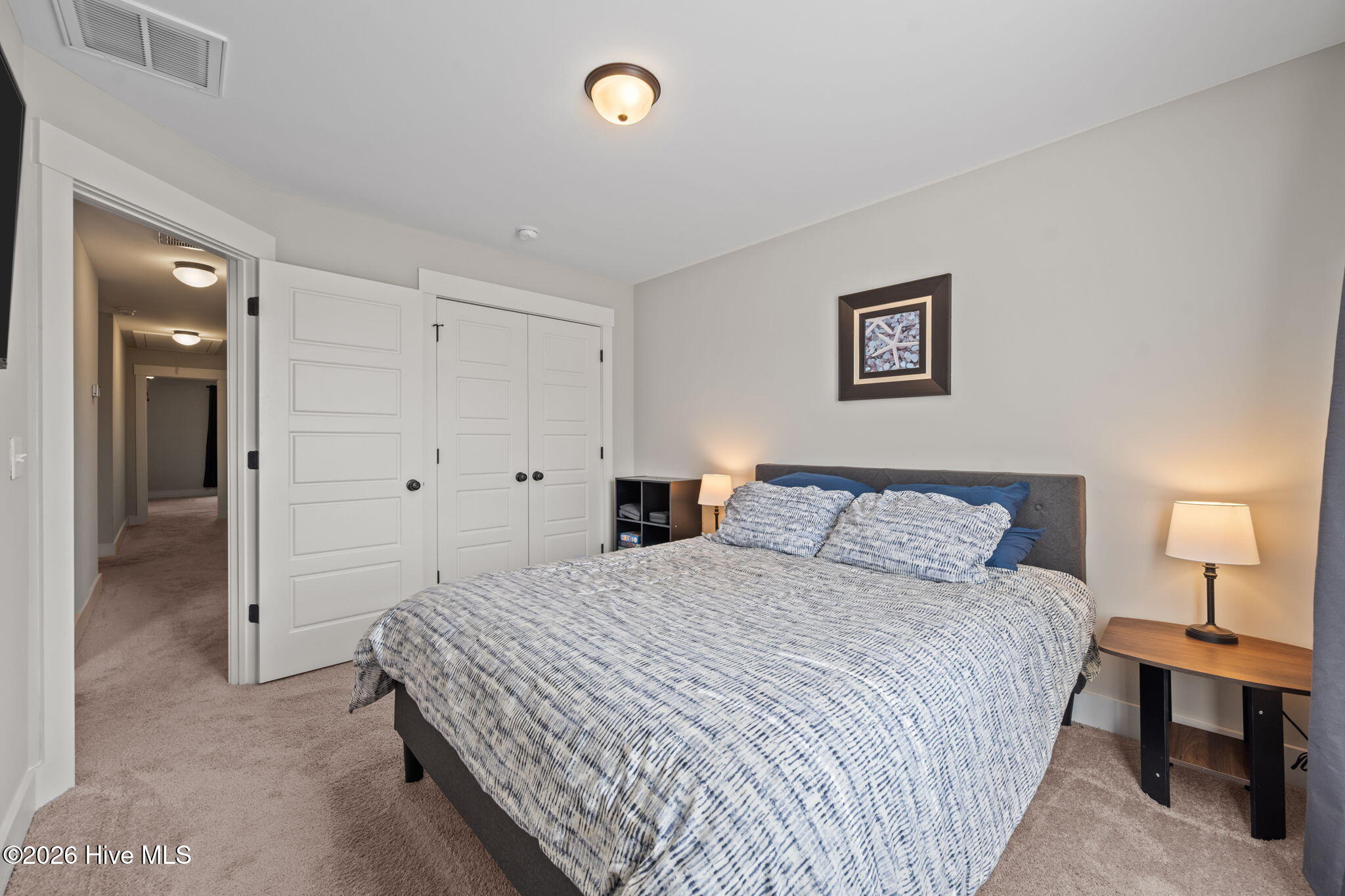 100564806 | Photo 19