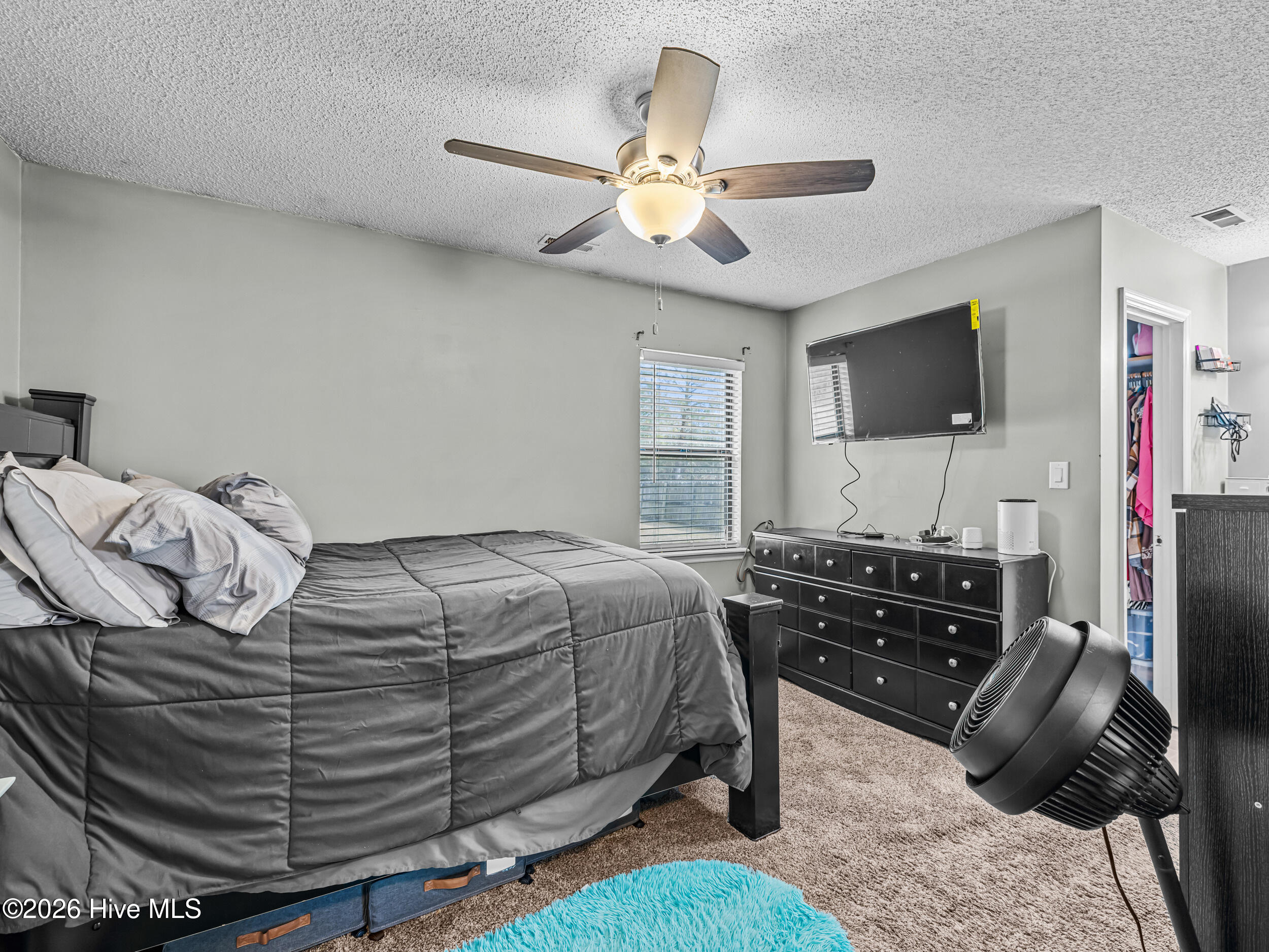 100561480 | Photo 22